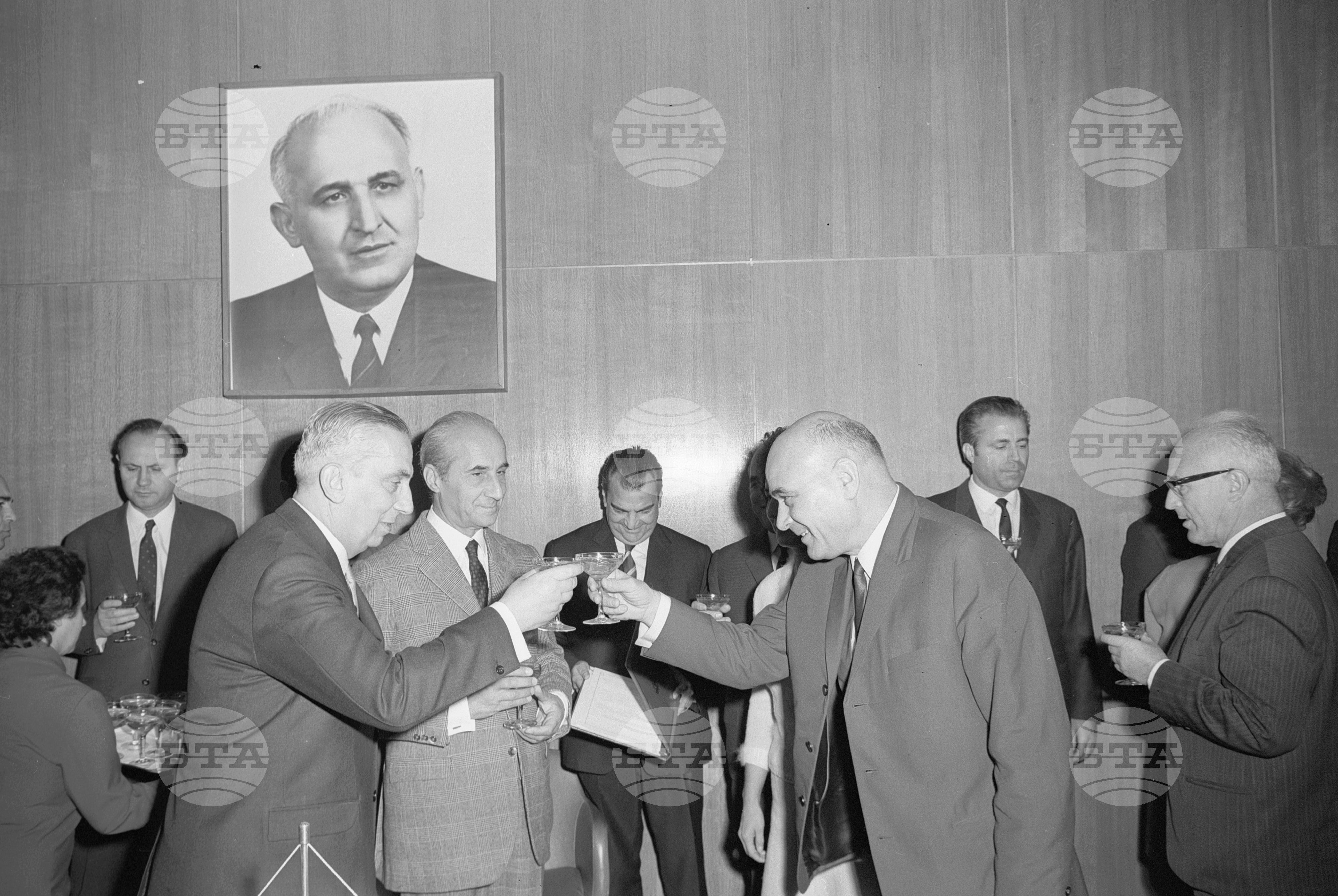 Подписване на икономическа спогодба между НРБ (Народна Република България) и Кралство Гърция