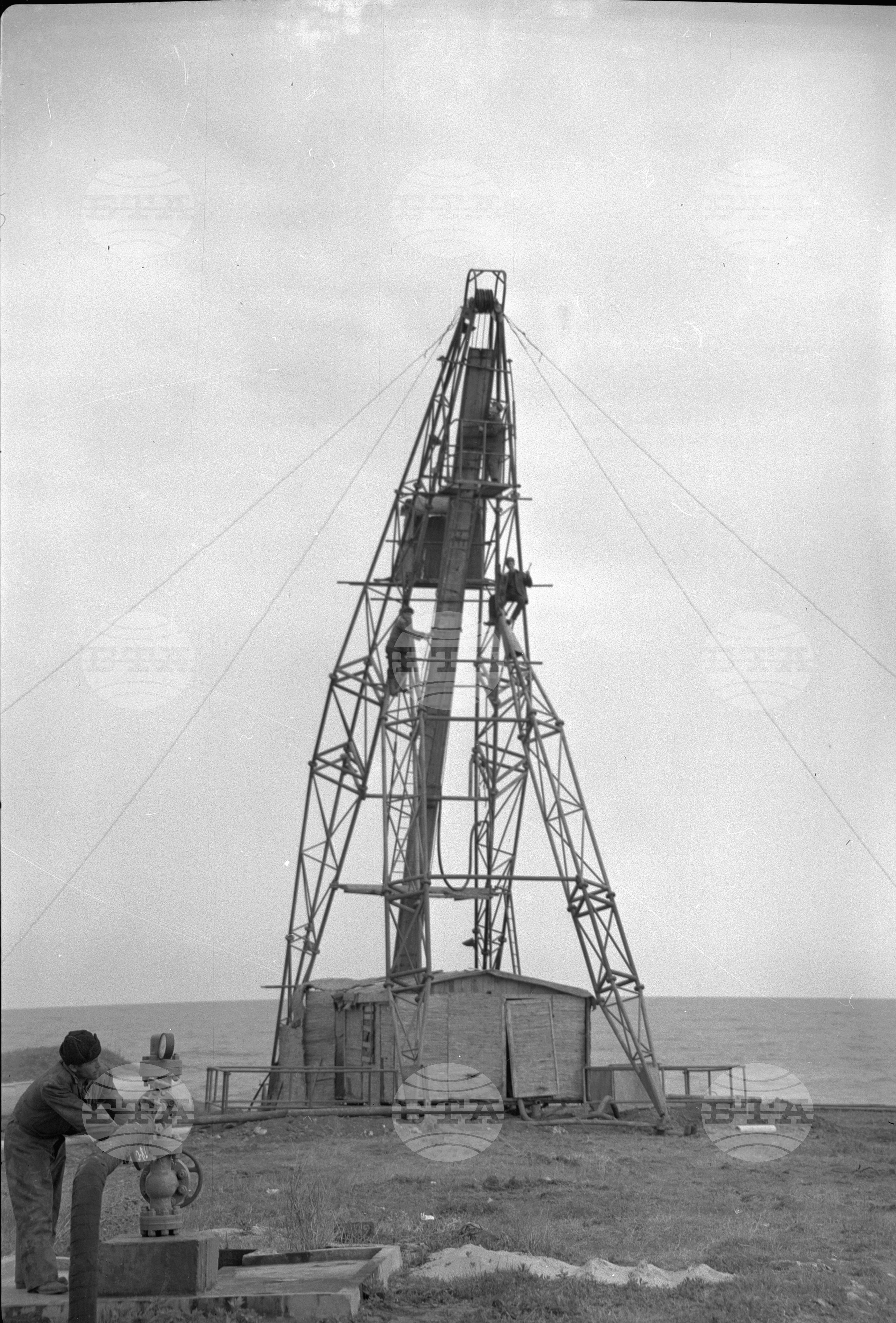 Държавно предприятие за добив на нефт и газ - село Шабла, 1959 година