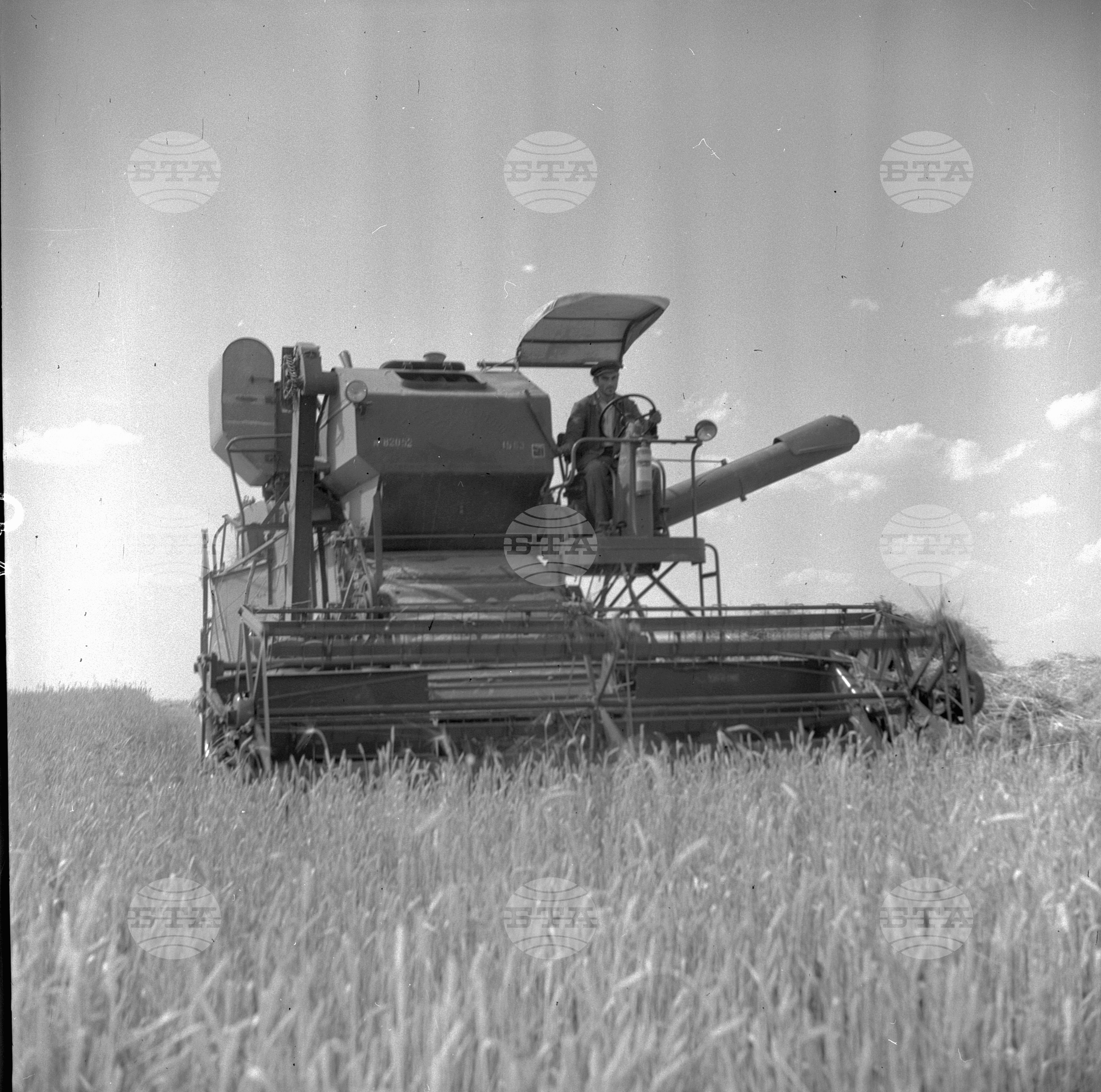 По комсомолско поръчение - 1963