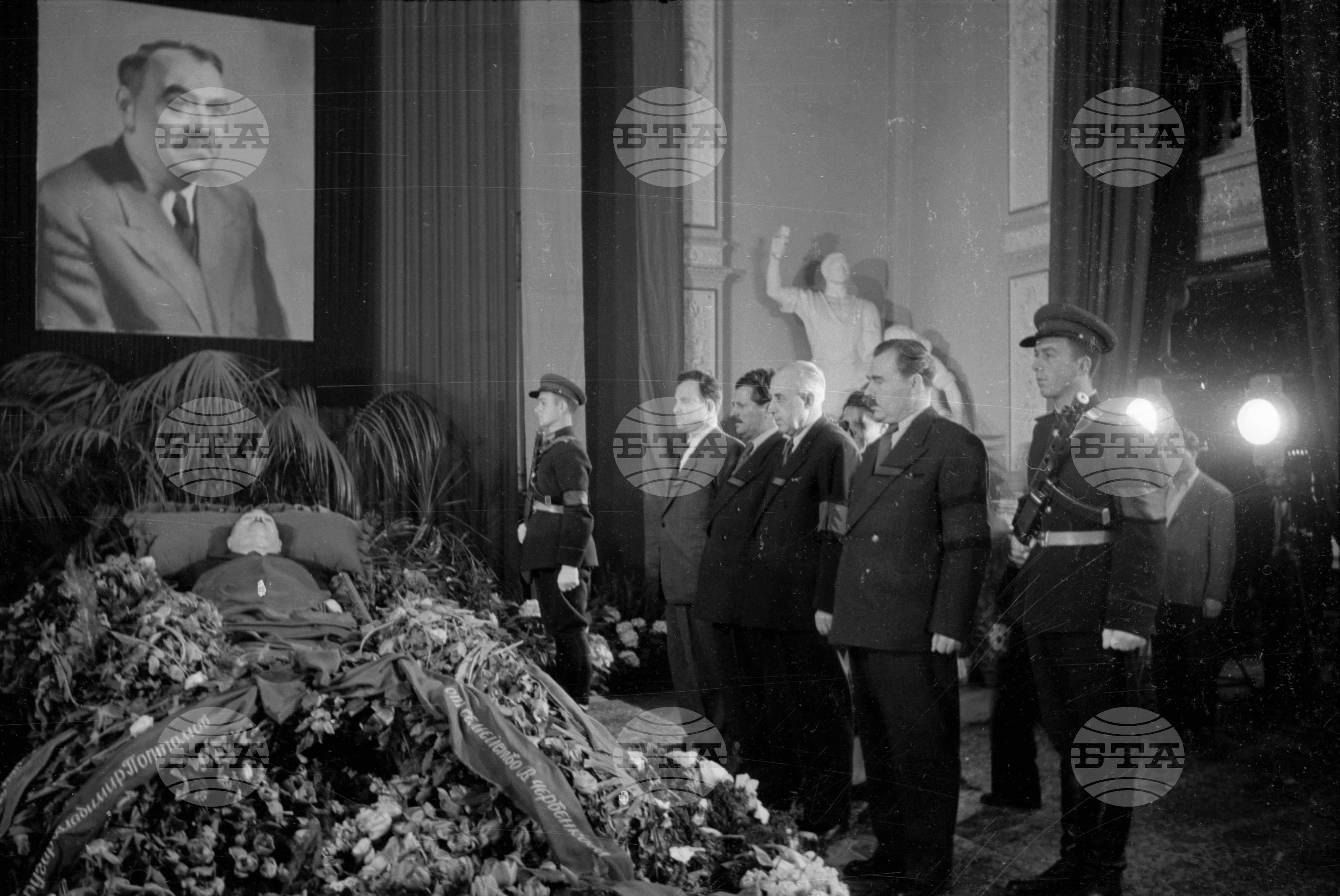 Погребение на подпредседателя на Министерски съвет и член на Политбюро на ЦК на БКП Владимир Поптомов