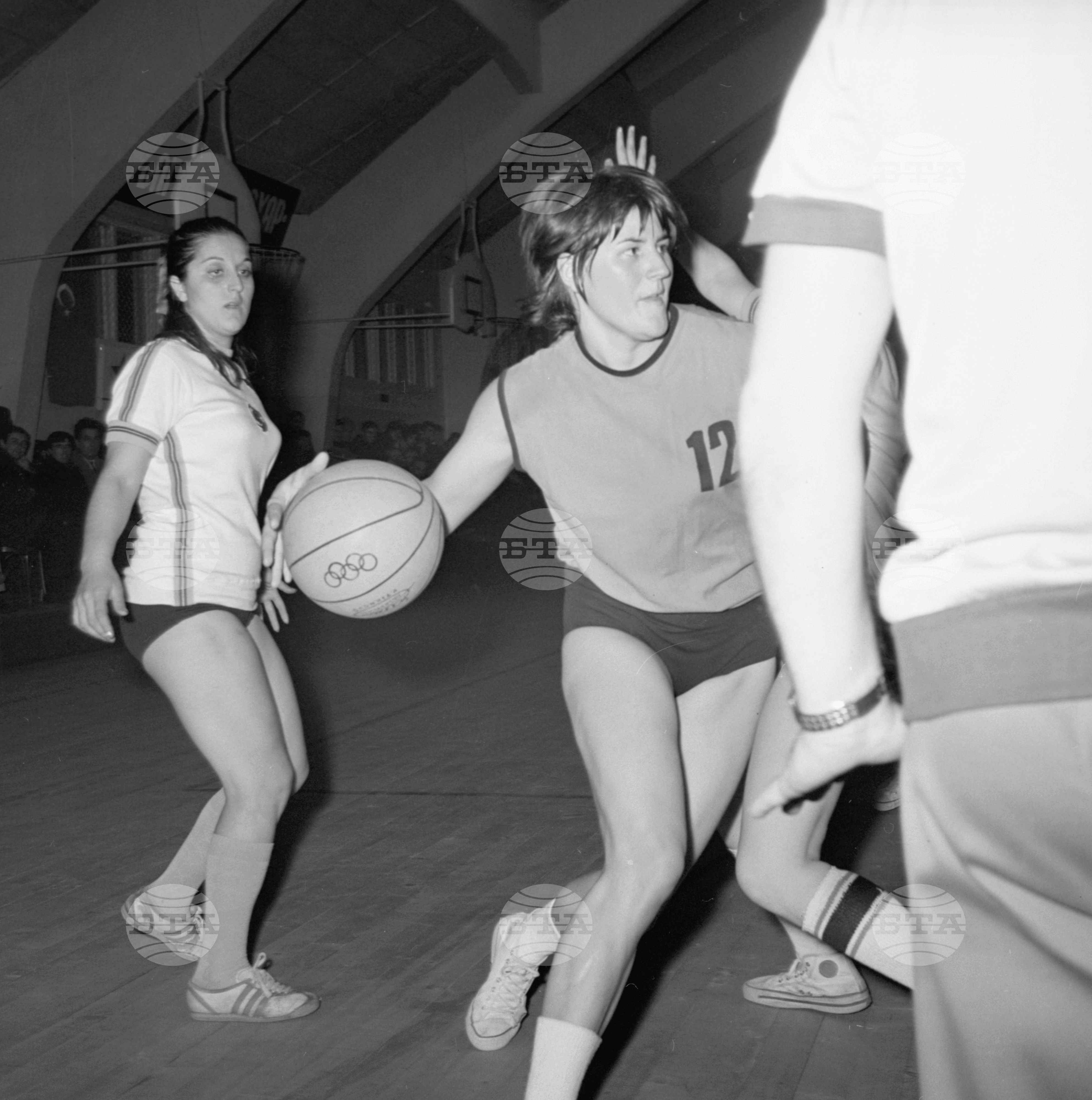 Волейбол "Перник-Юксележ колеж" (Турция) - 1972 година