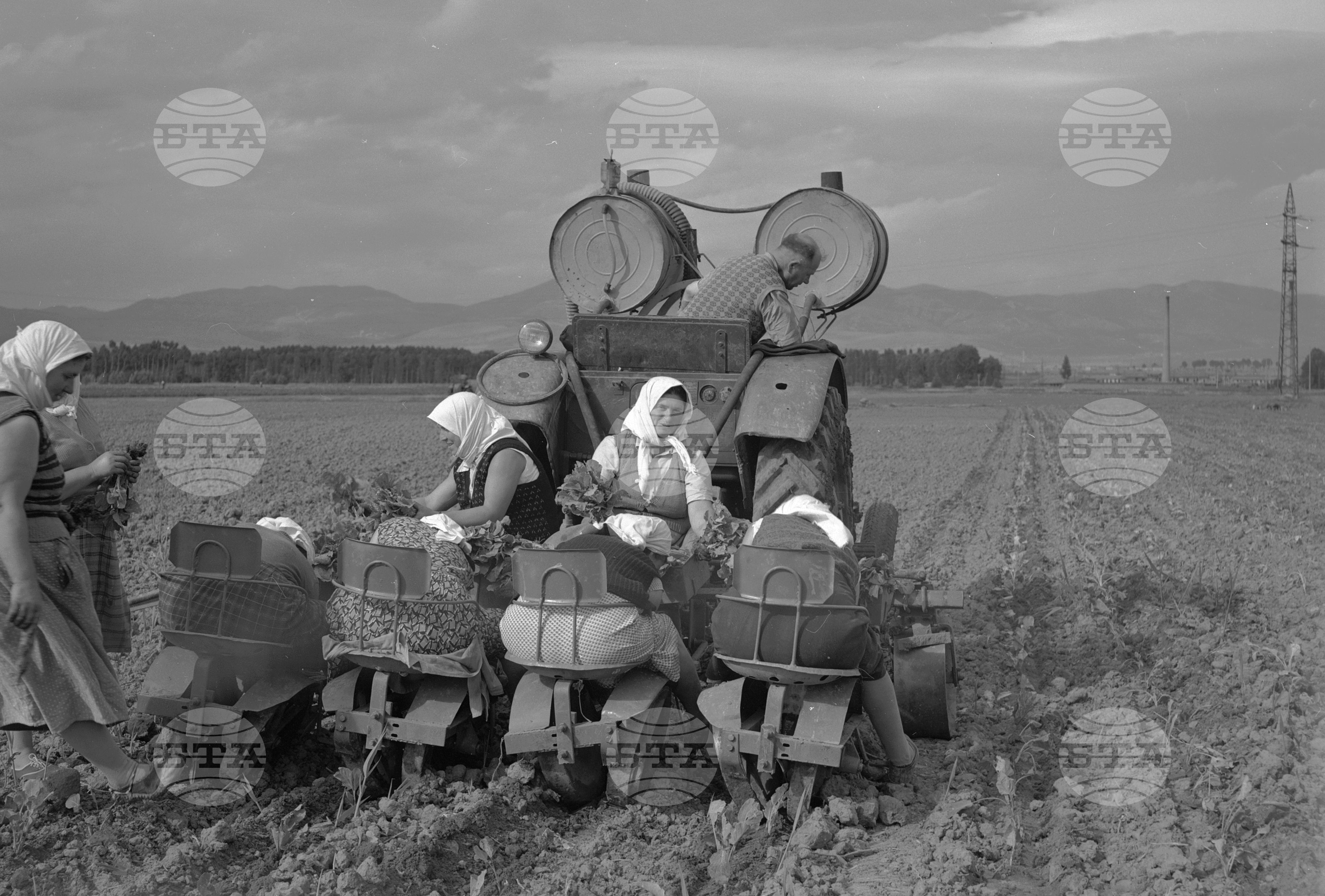 Техника в помощ на селското стопанство - 1963