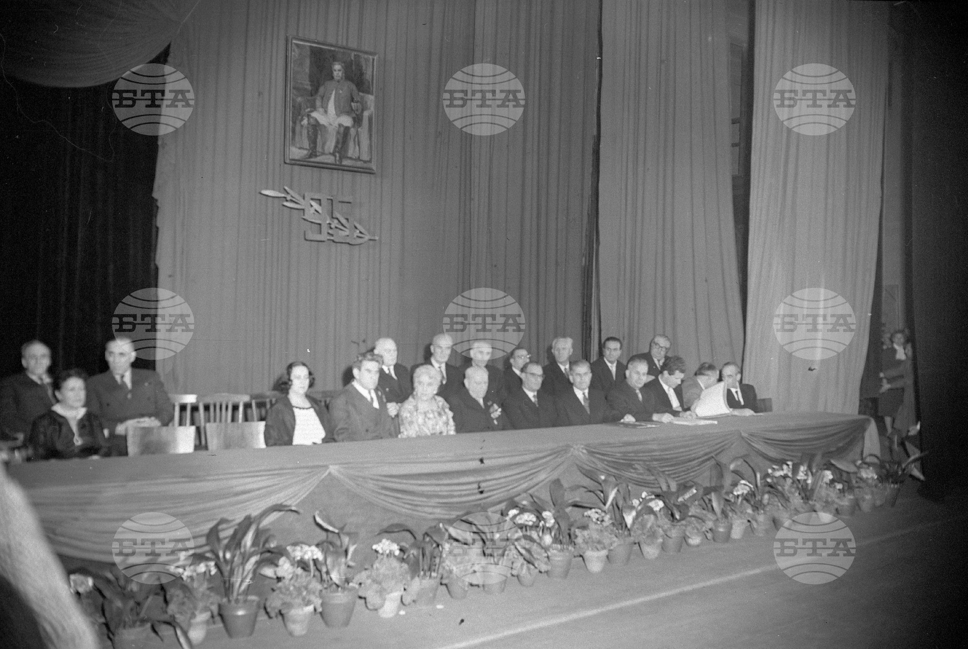 Тържествено честване 95-годишнината на народния артист Иван Попов