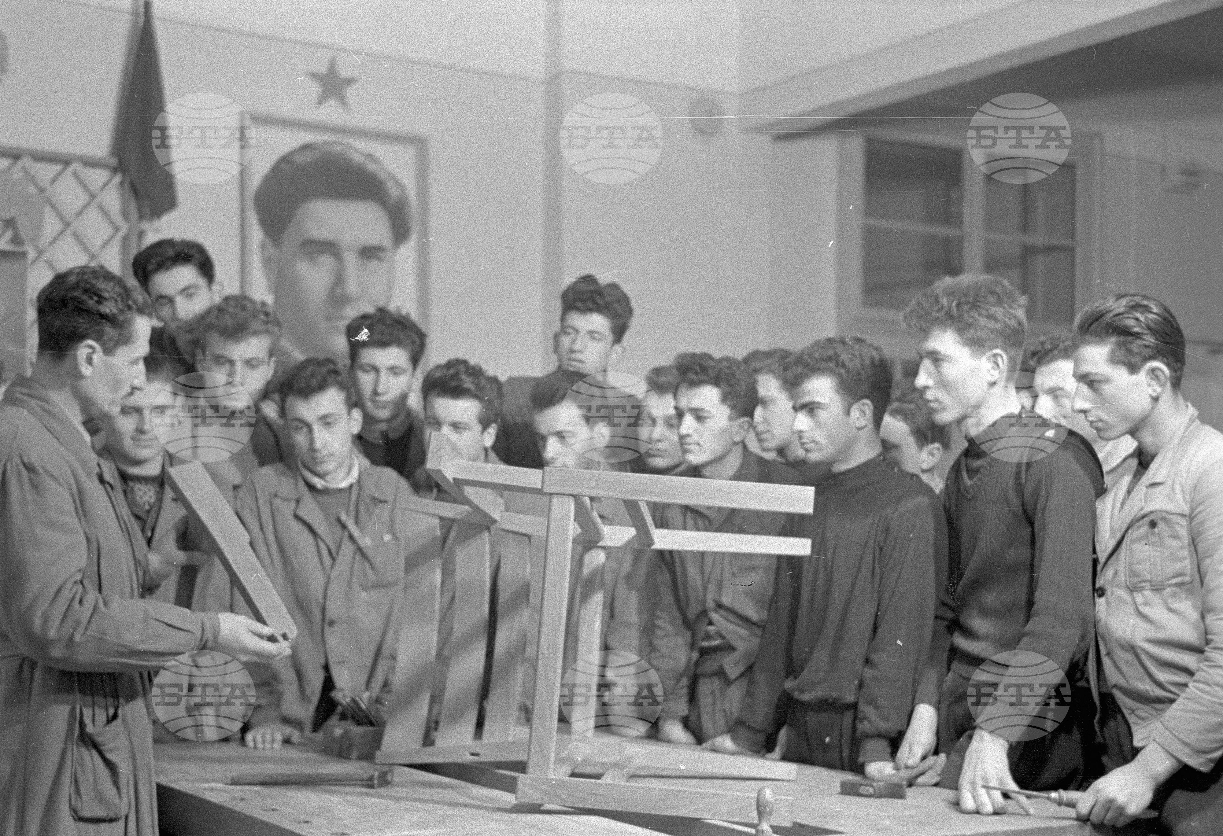 Техникум по дървообработване и вътрешна архитектура, 1951