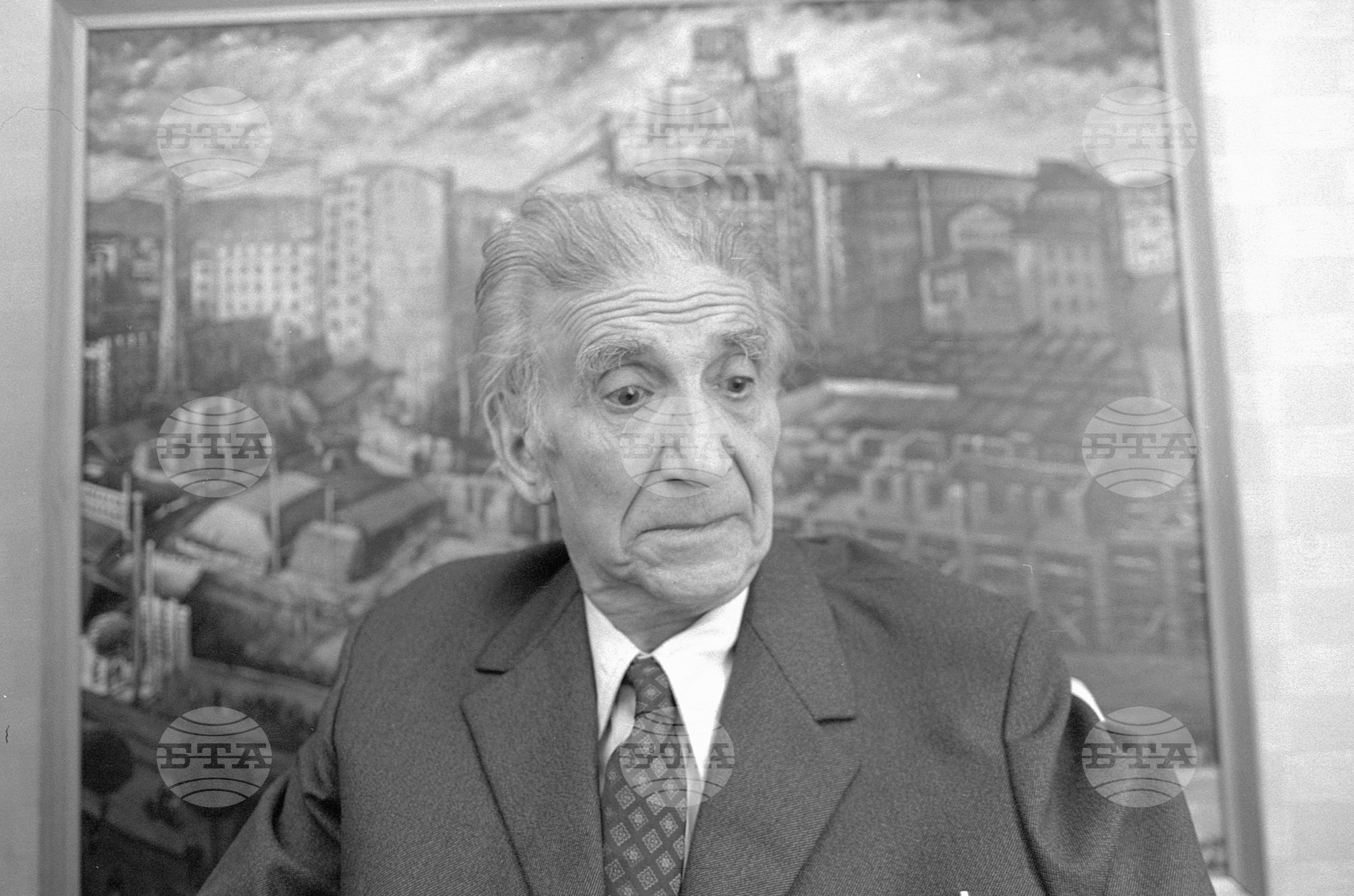 Народният художник Цанко Лавренов