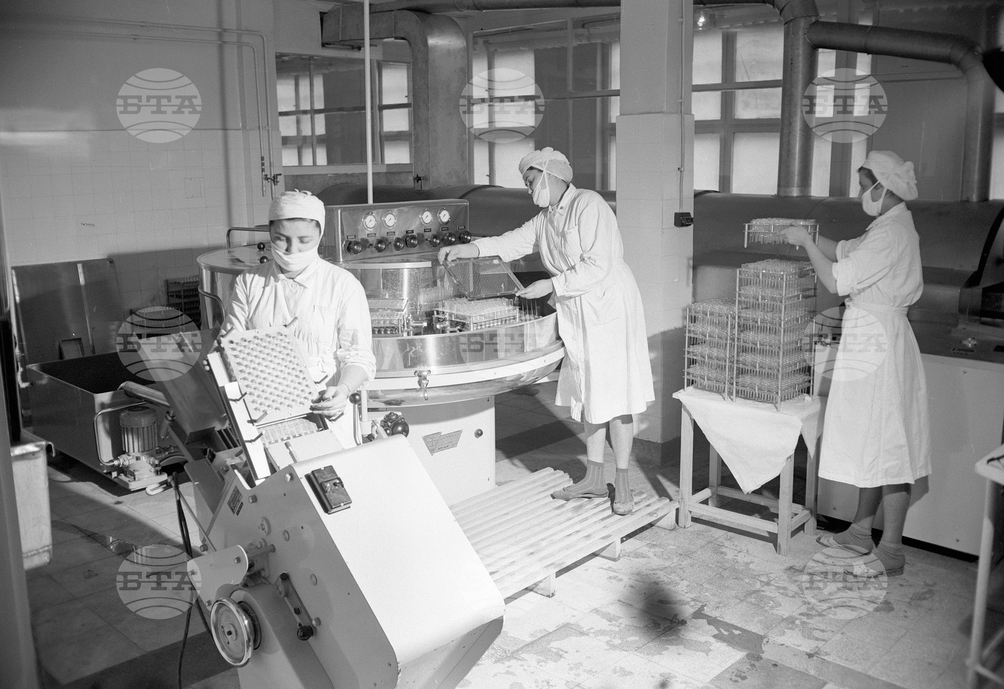 Новости в Химико-фармацевтичния завод в София 1962 година