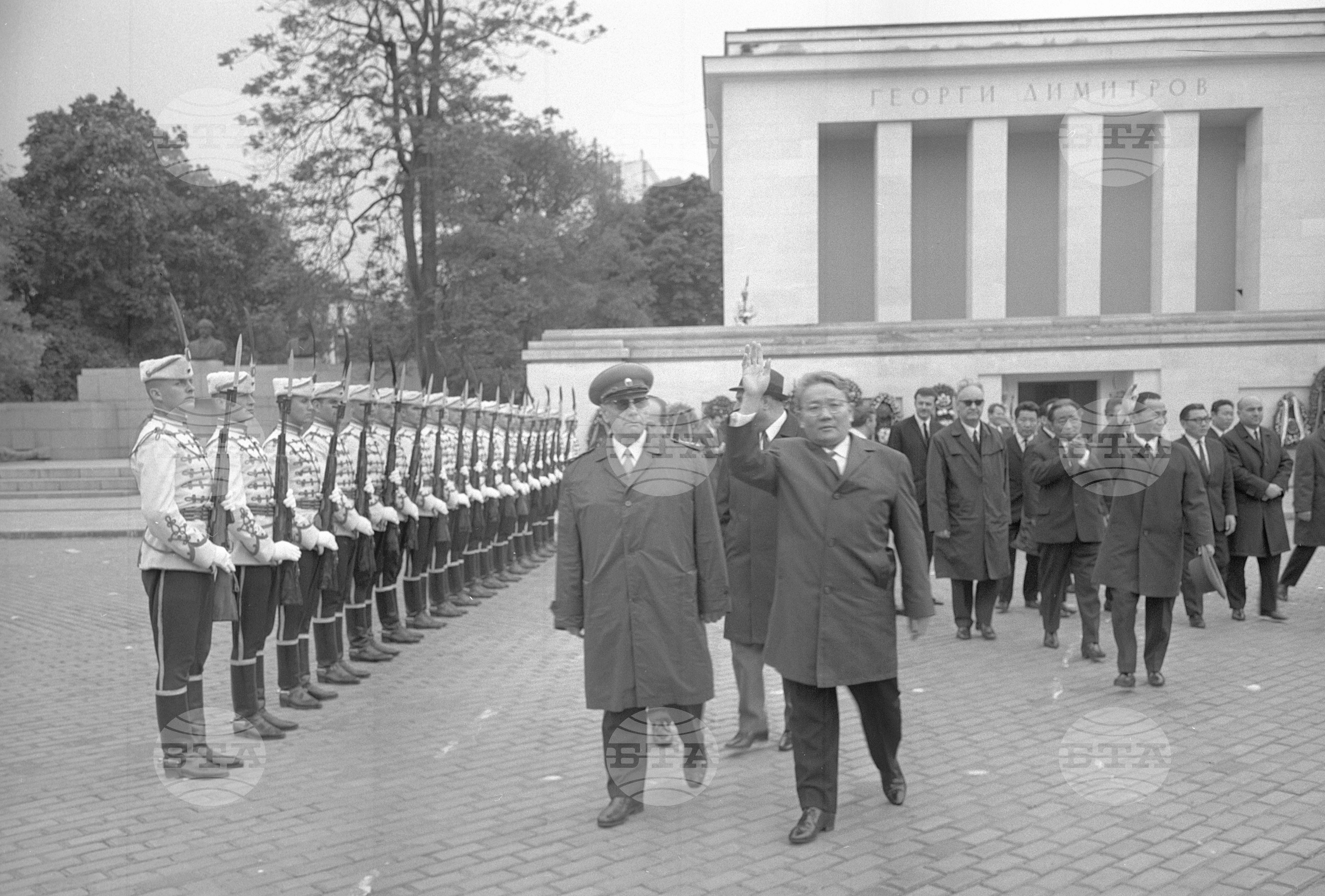 Монголската партийно-правителствена делегация на посещение в България
