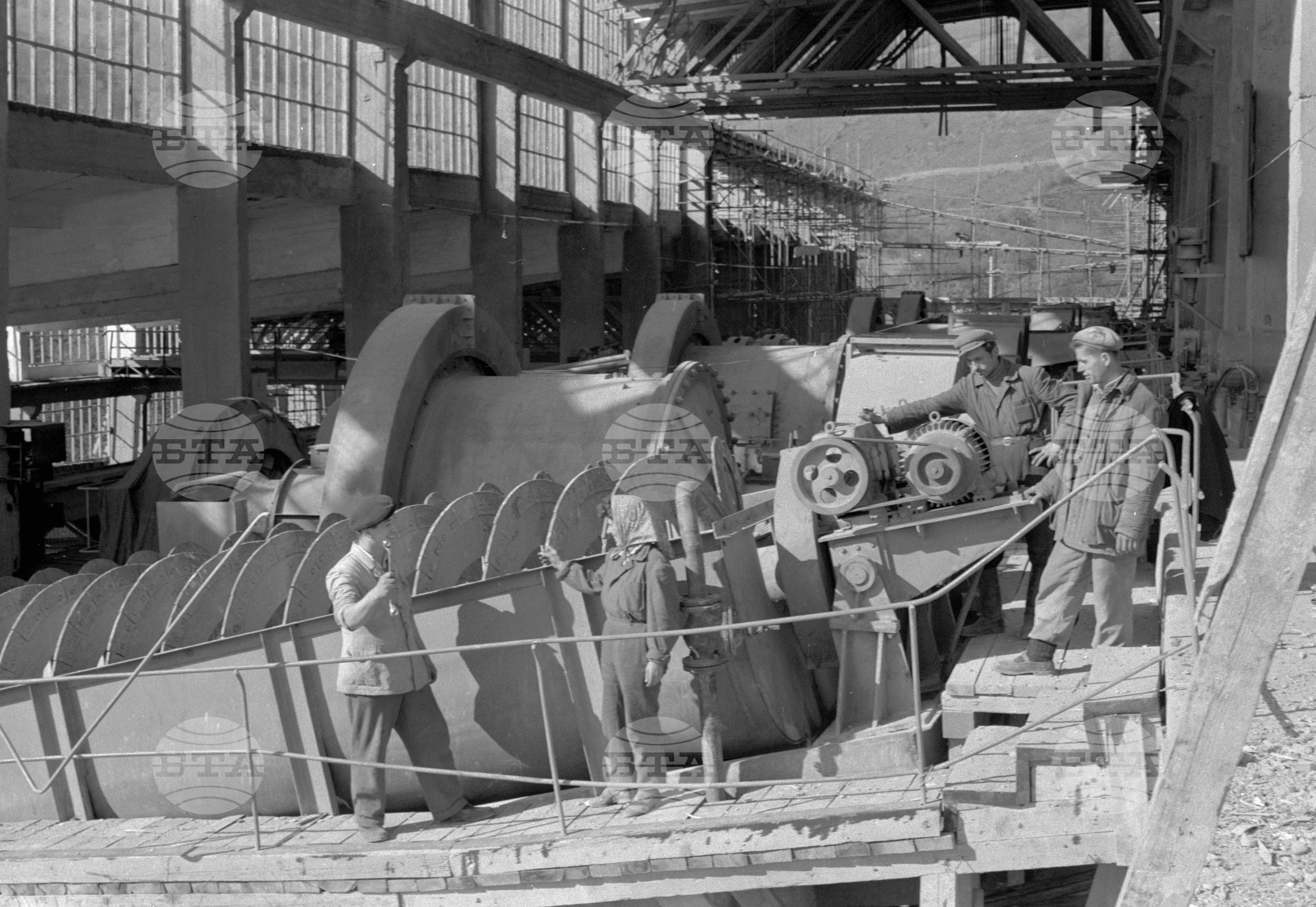 Във флотационната фабрика при Минно-обогатителния комплекс 'Хр. Михайлов", село Мартиново, Михайловградски окръг (Монтана) част 2