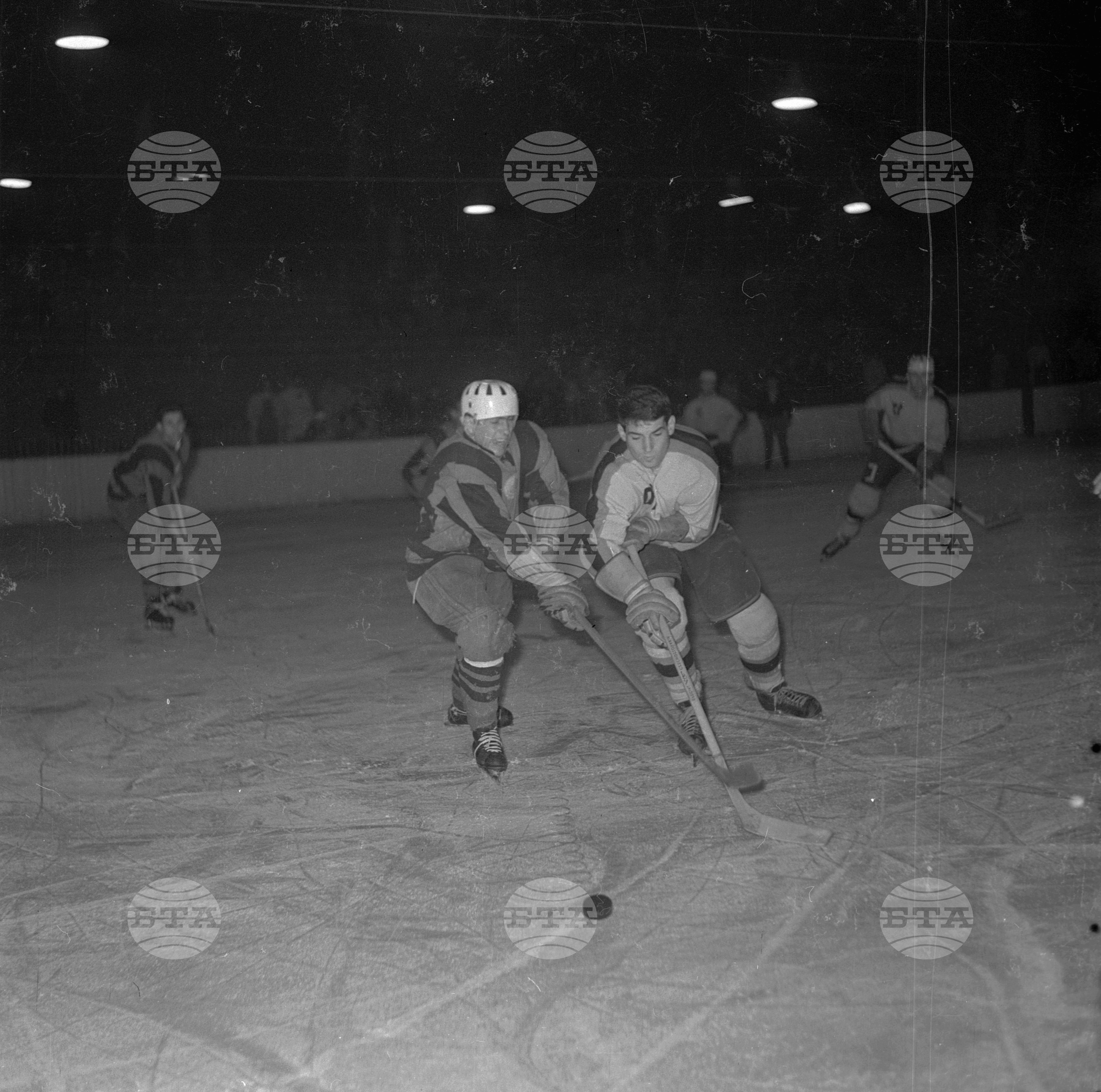 Среща по хокей на лед между ЦСКА "Червено знаме" и Локомотив