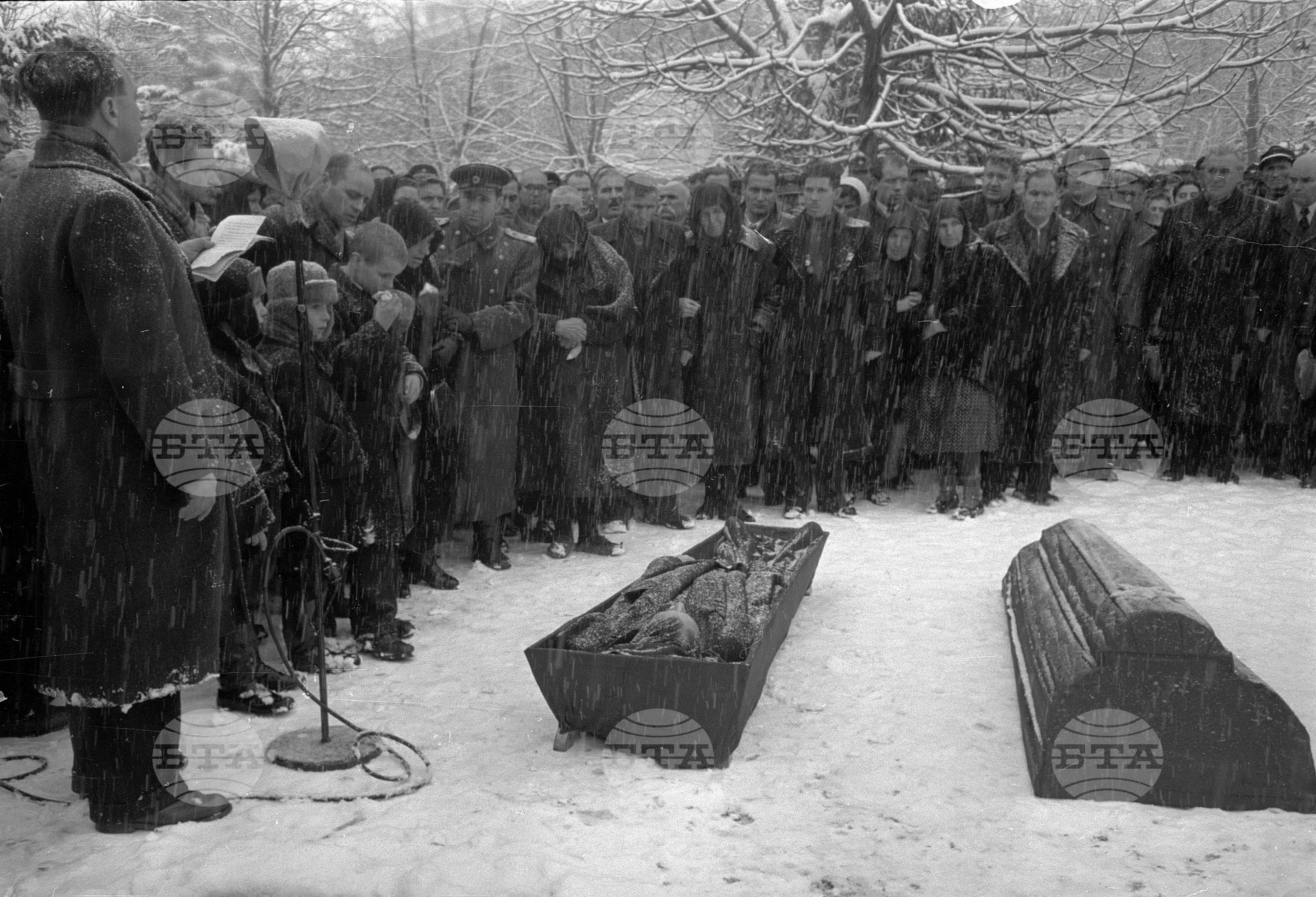 Тържественото погребение на Александър Миленов в Димитрово