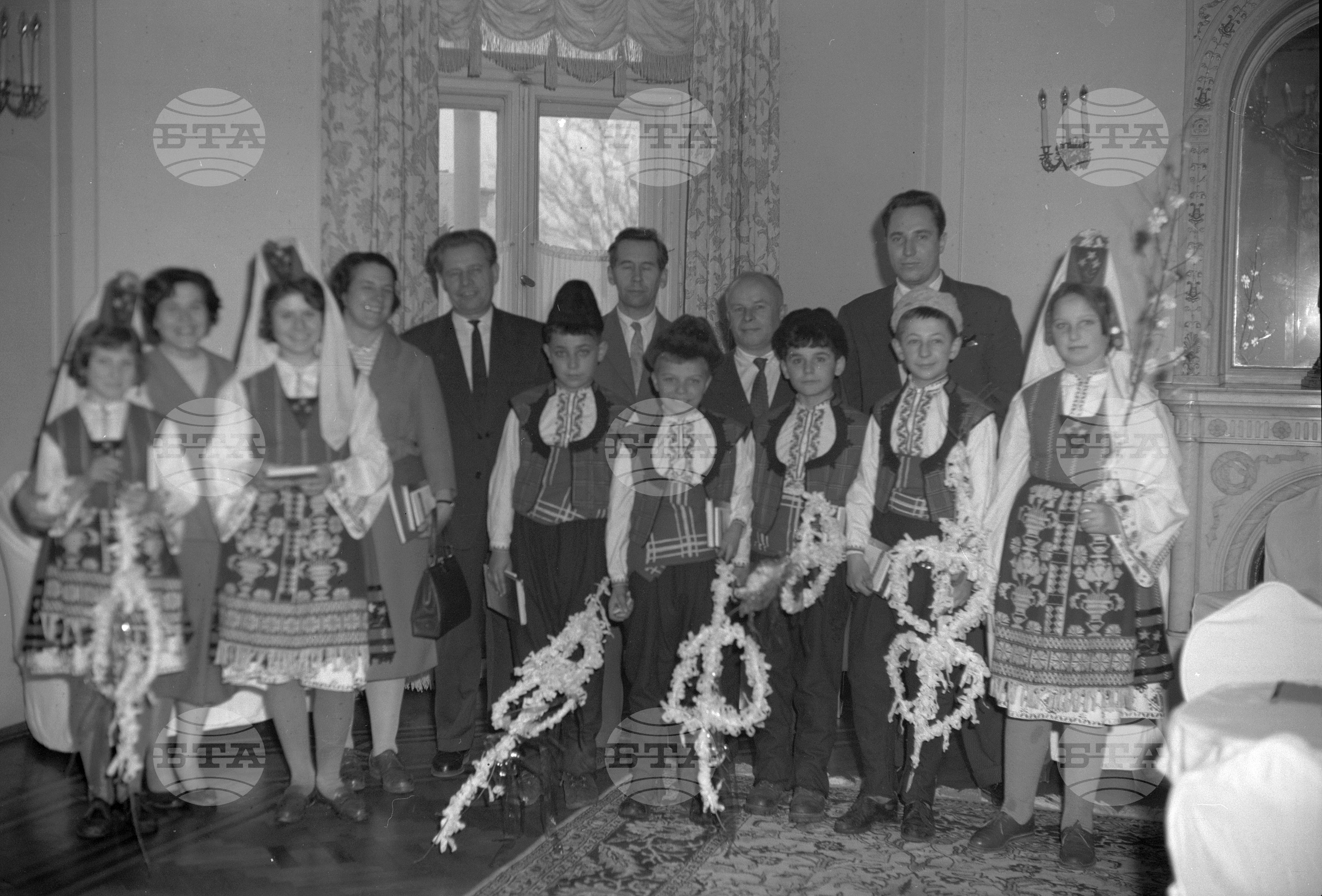 Новогодишно сурвакане в Министерския съвет част 2