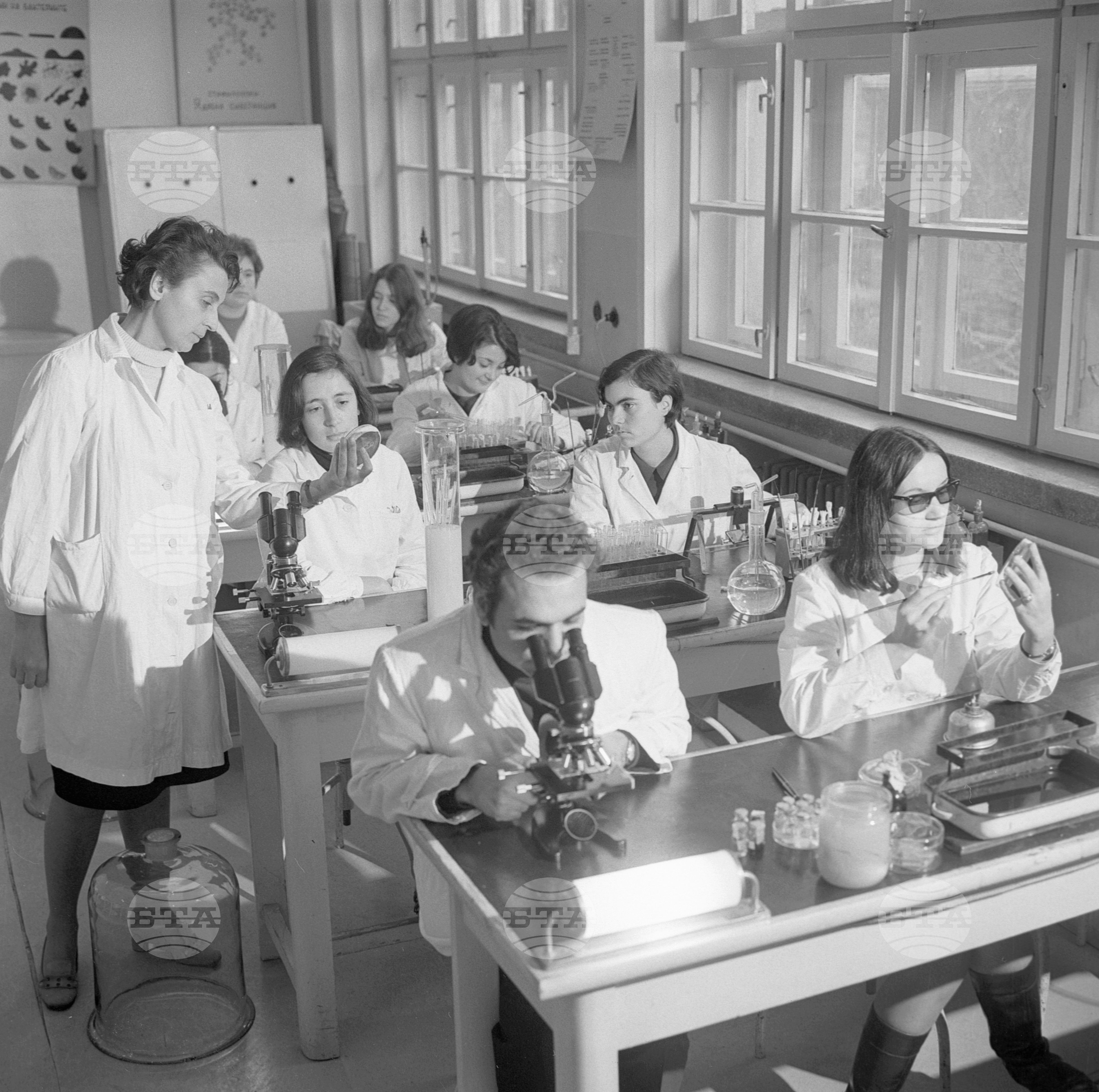 При студентите от Висшия медицински институт в град Варна - 1970 година