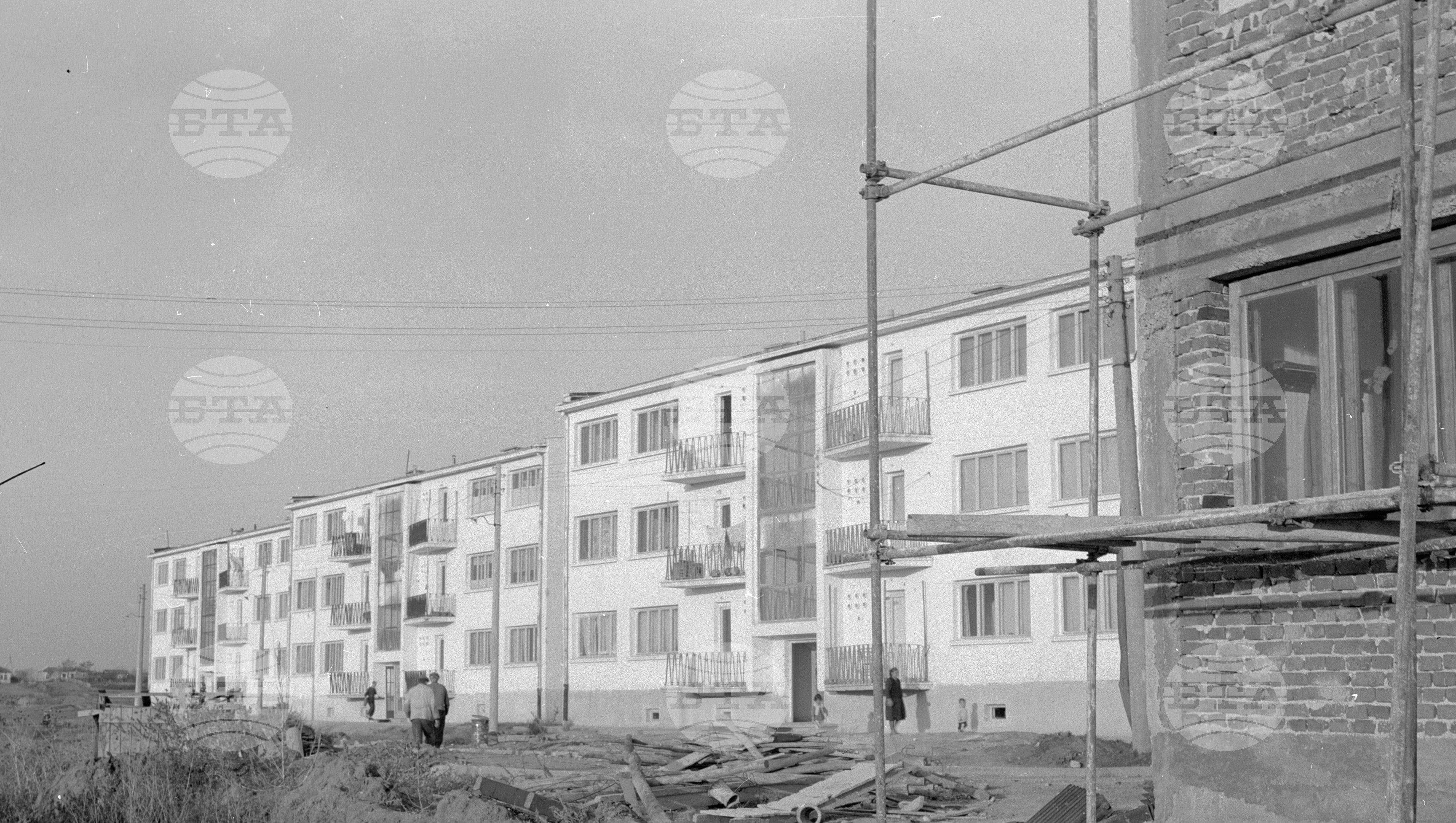 Жилища за работниците от Хартиено-целулозния комбинат край Оряхово