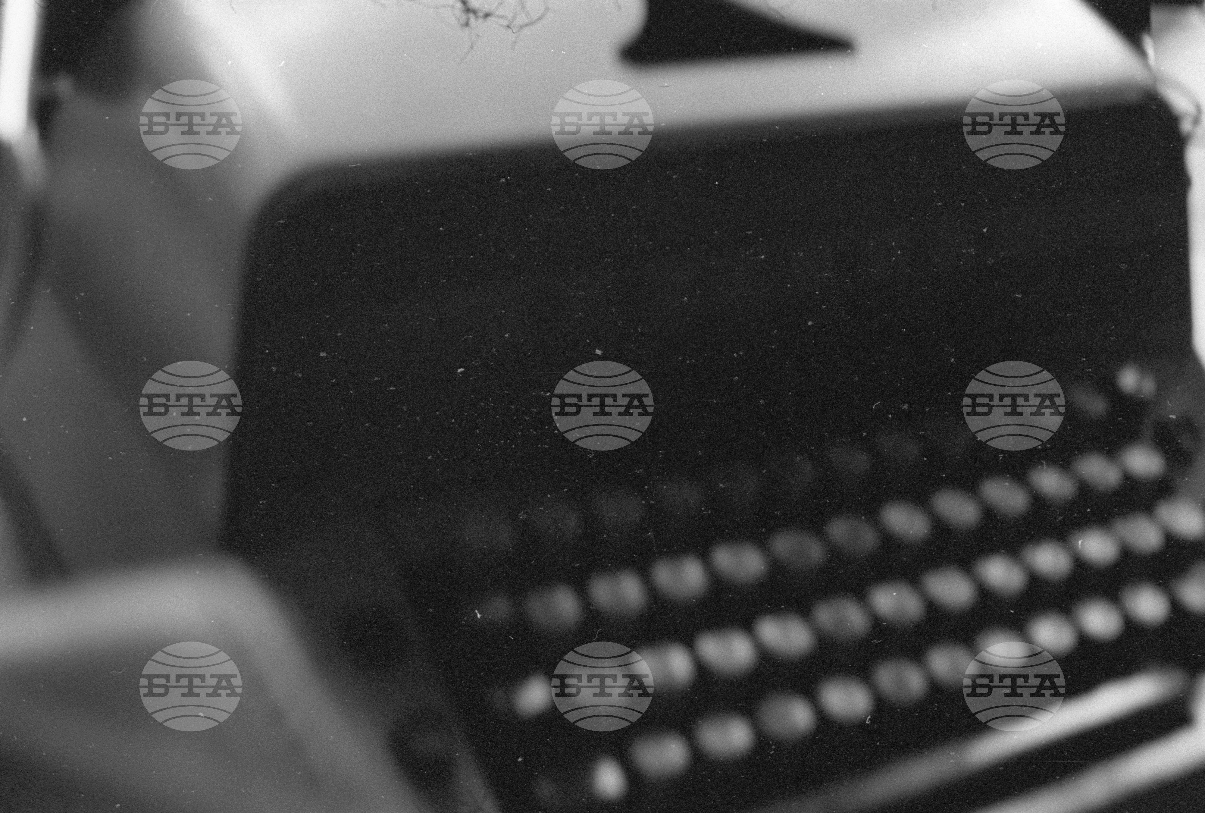 Разговори между делегации на ЦС на БПС и на Единното профсъюзно антидиктаторско движение водени от другаря Мишо Мишев и Емануел Питарулис