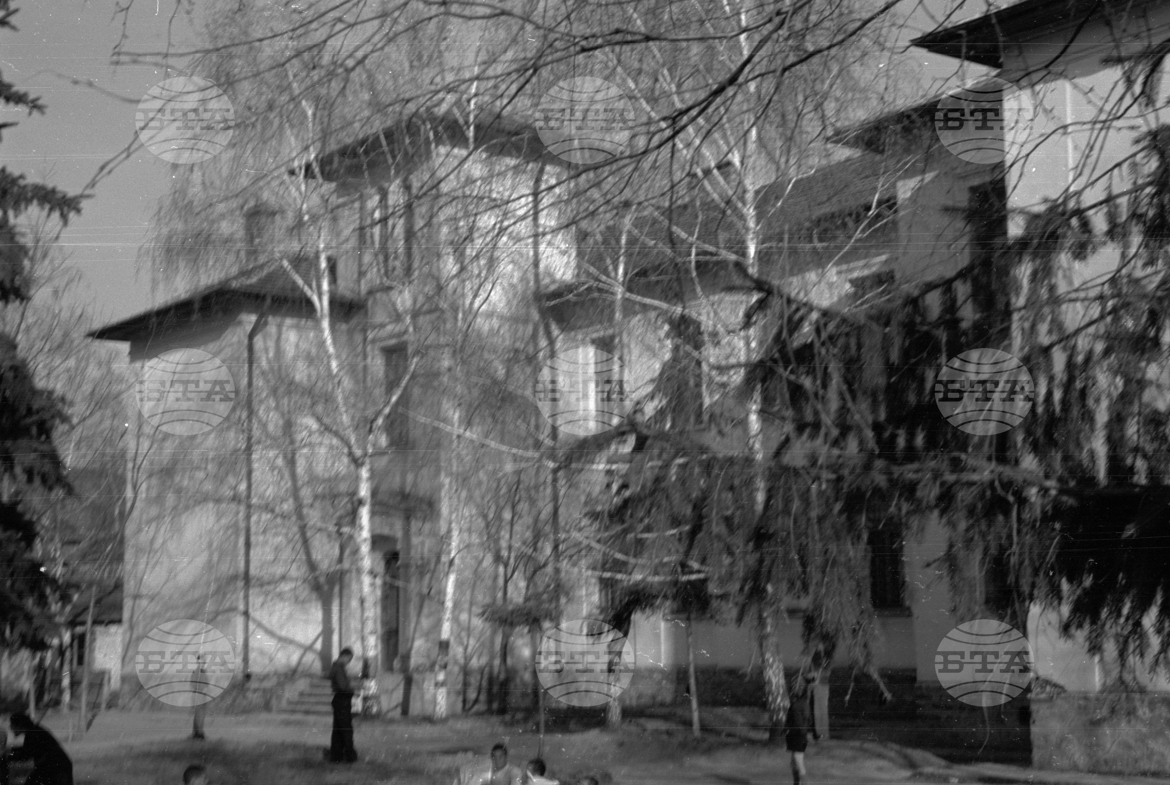 Училище за глухонеми деца в гр. Ихтиман