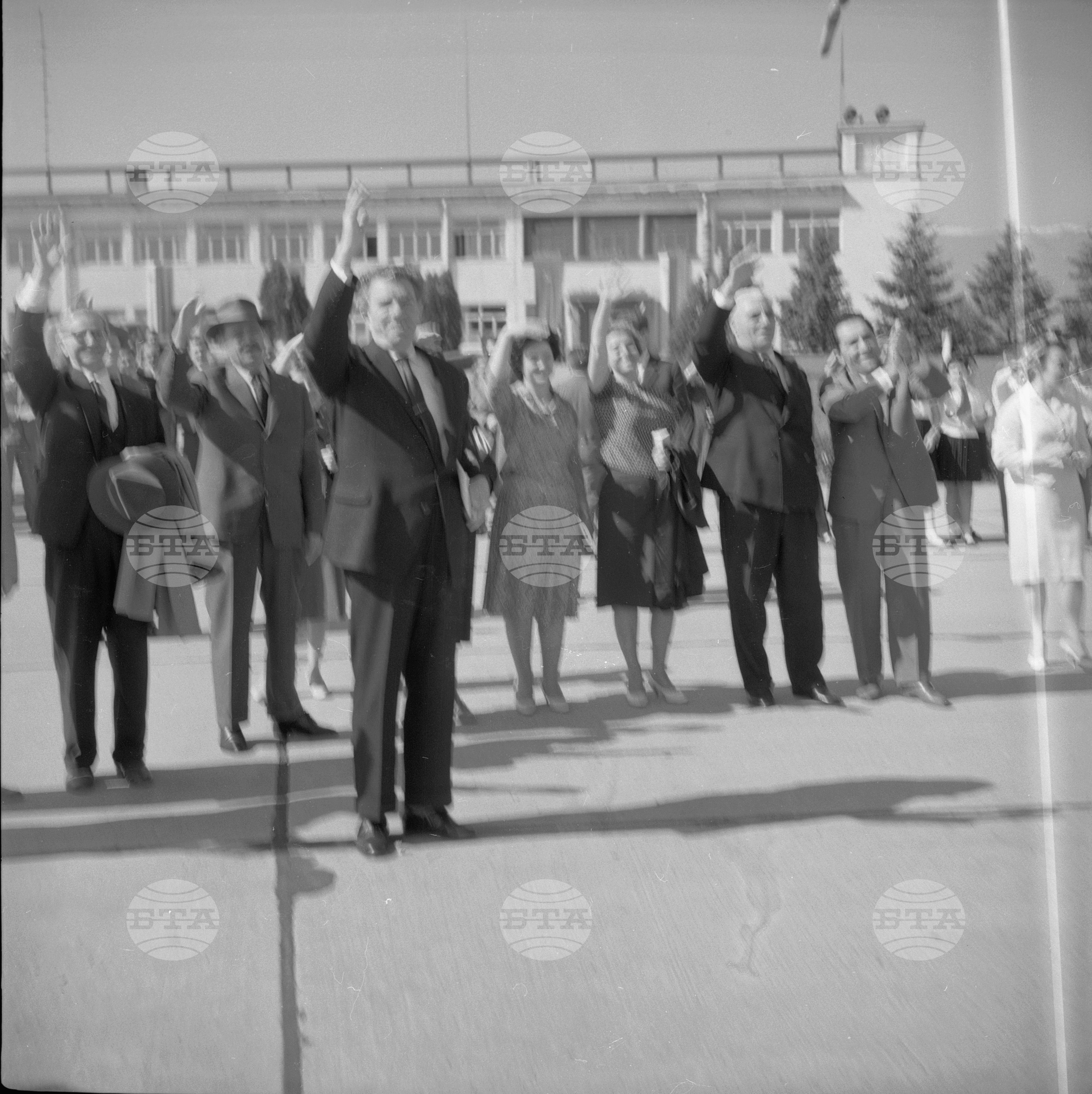 Изпращане на делегацията на Върховния съвет на Съветския съюз на аерогара София