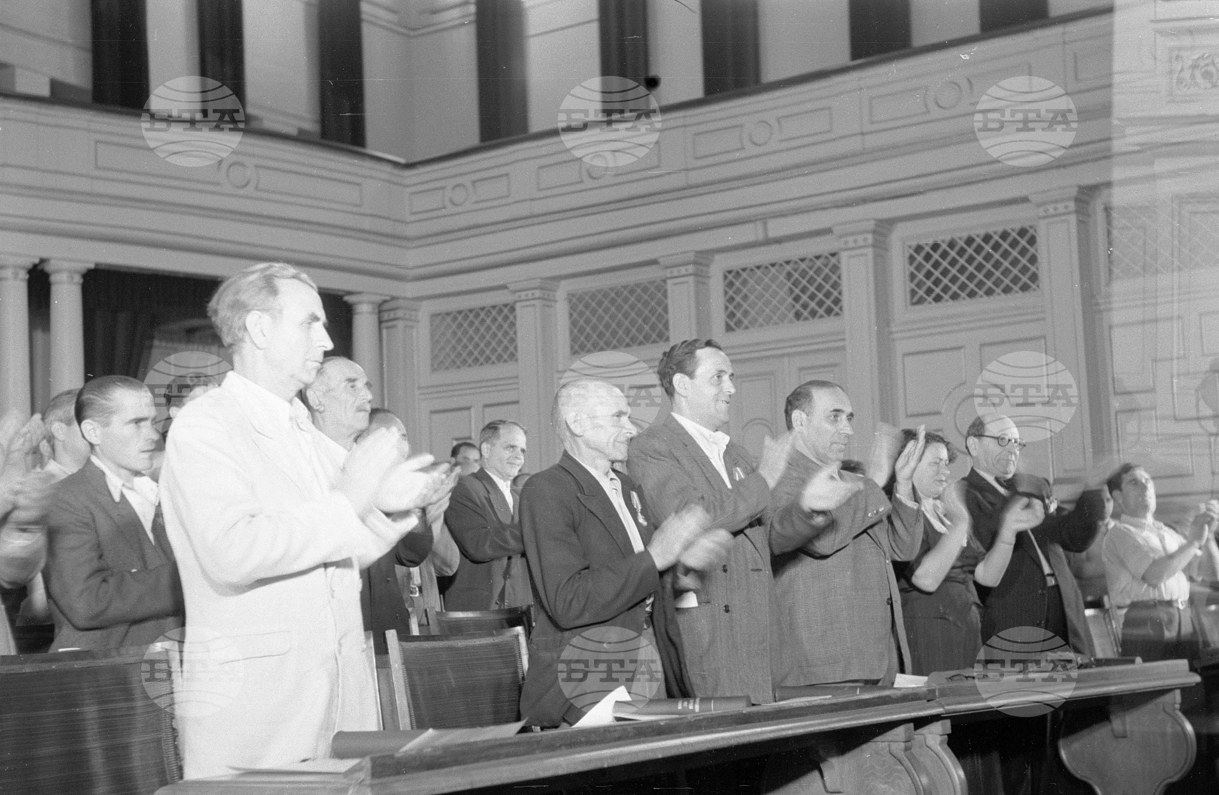 Връчване на Димитровски награди на лауреатите за 1951 година