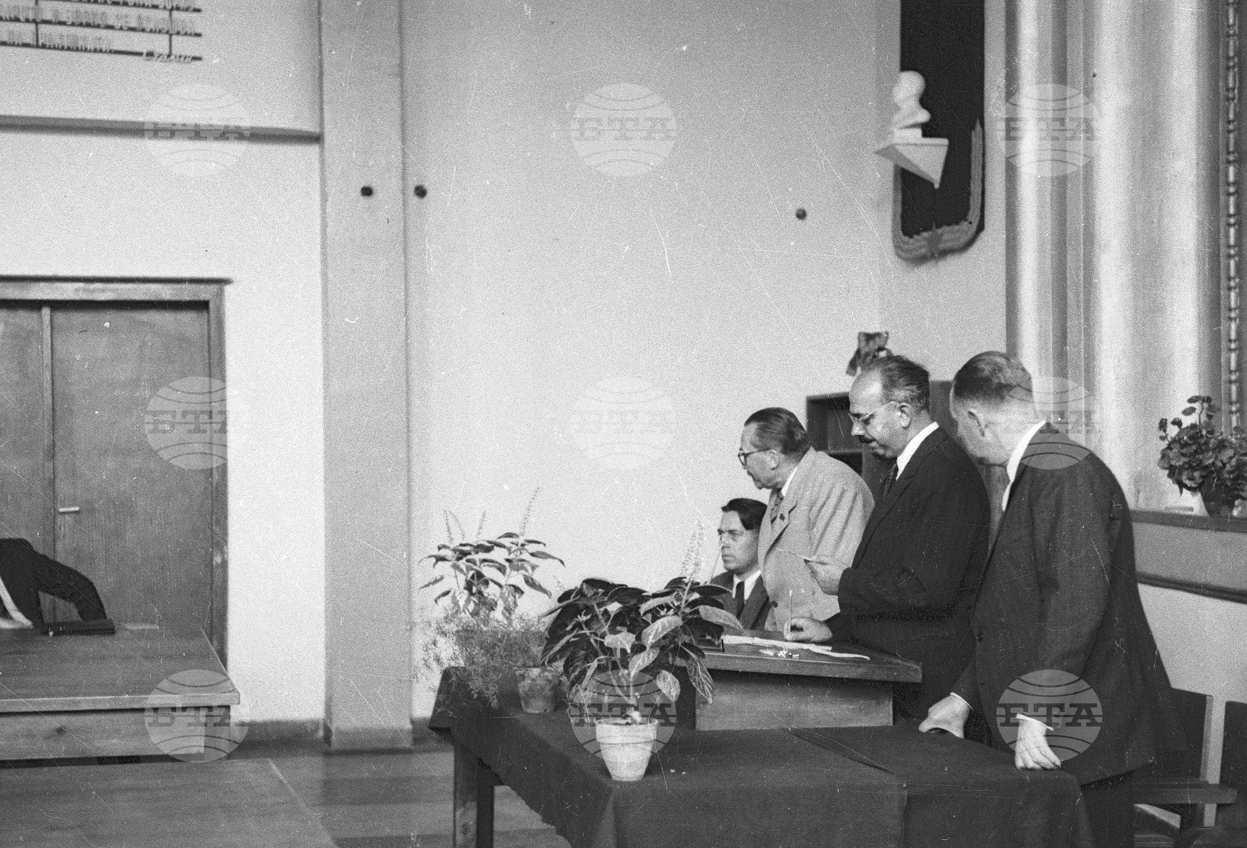 Съветските гости по време на месеца на Съветската дружба, 1951 година - Чекирьов, Скрябин и други