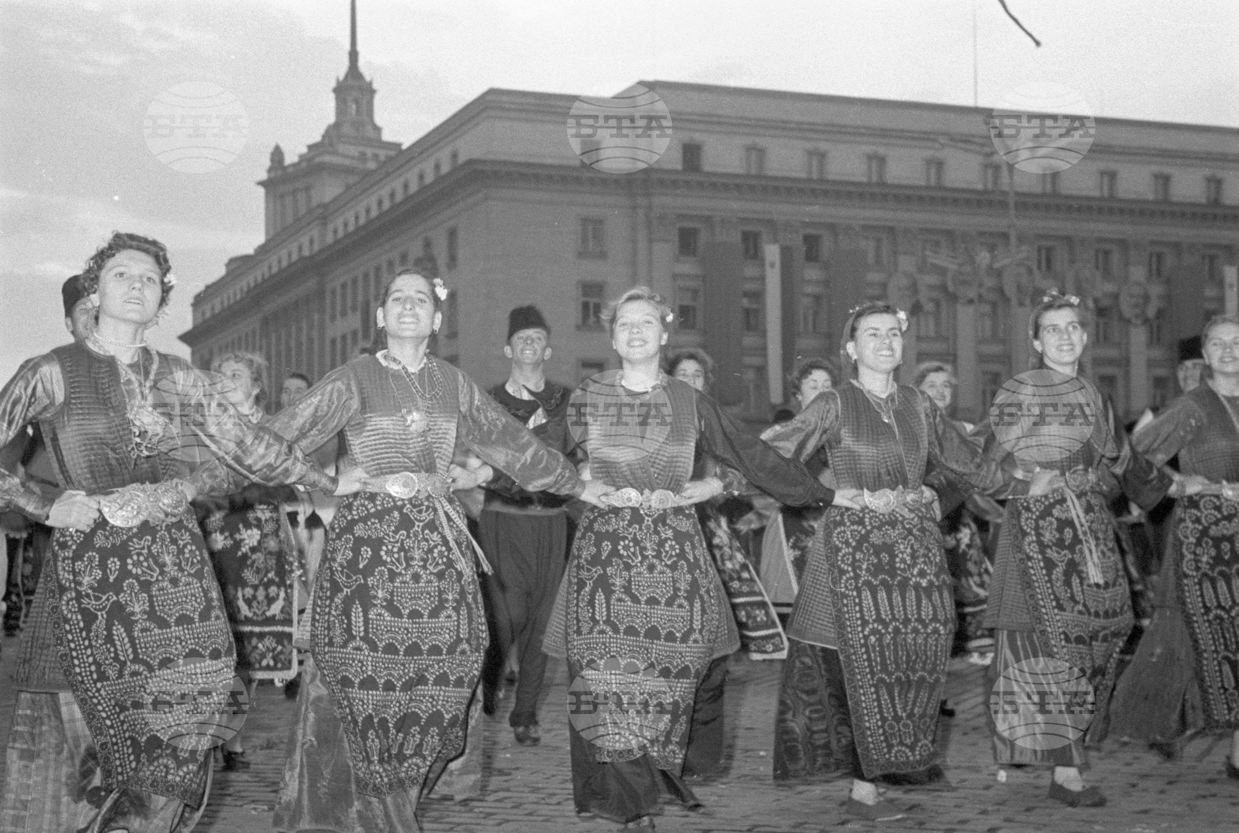 Тържествен митинг и манифестация по случай откриването на заключителния етап на Републиканския младежки фестивал и Спартакиада - град София