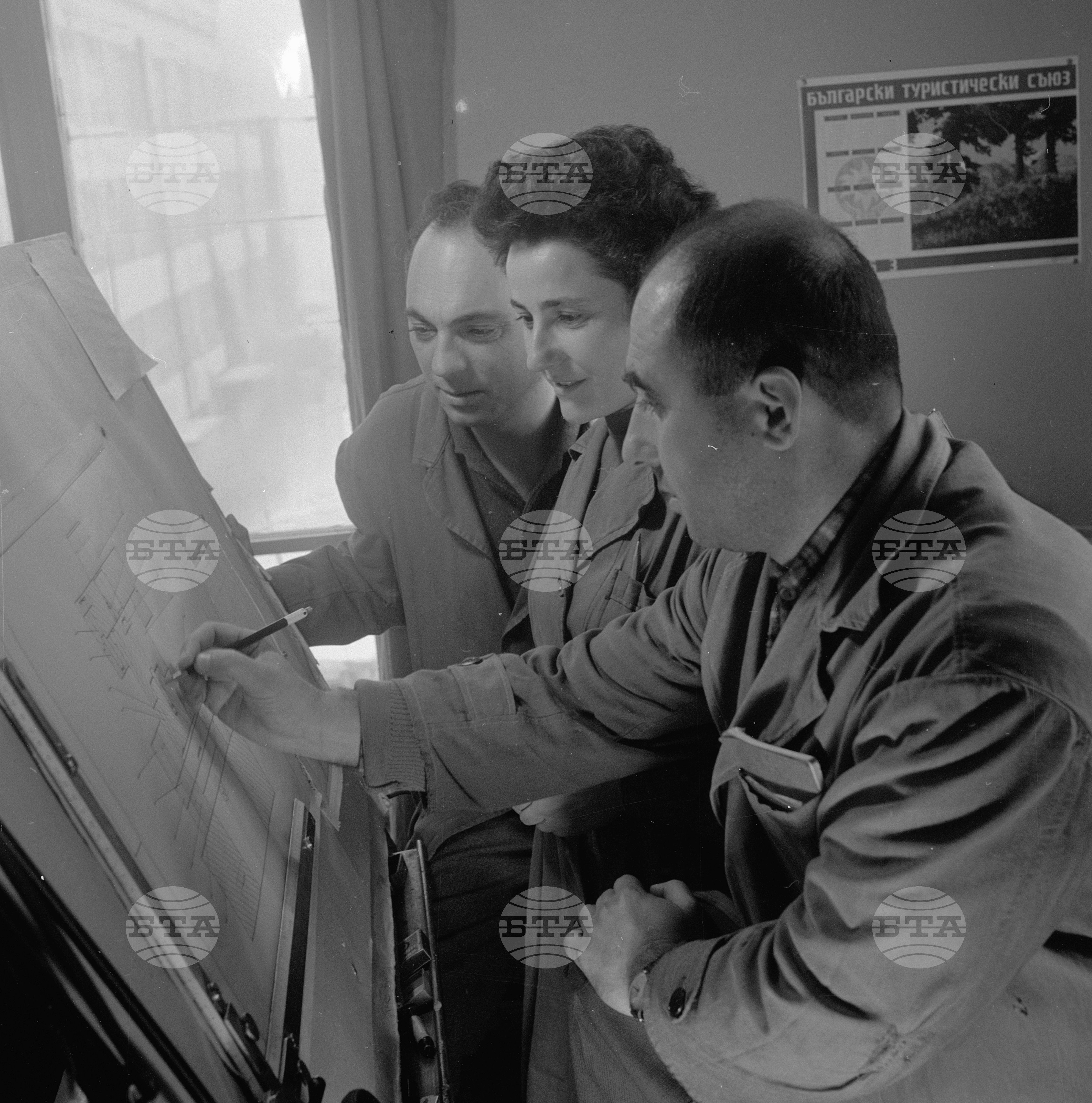 Новости в Слаботоковия завод - декември 1962 година