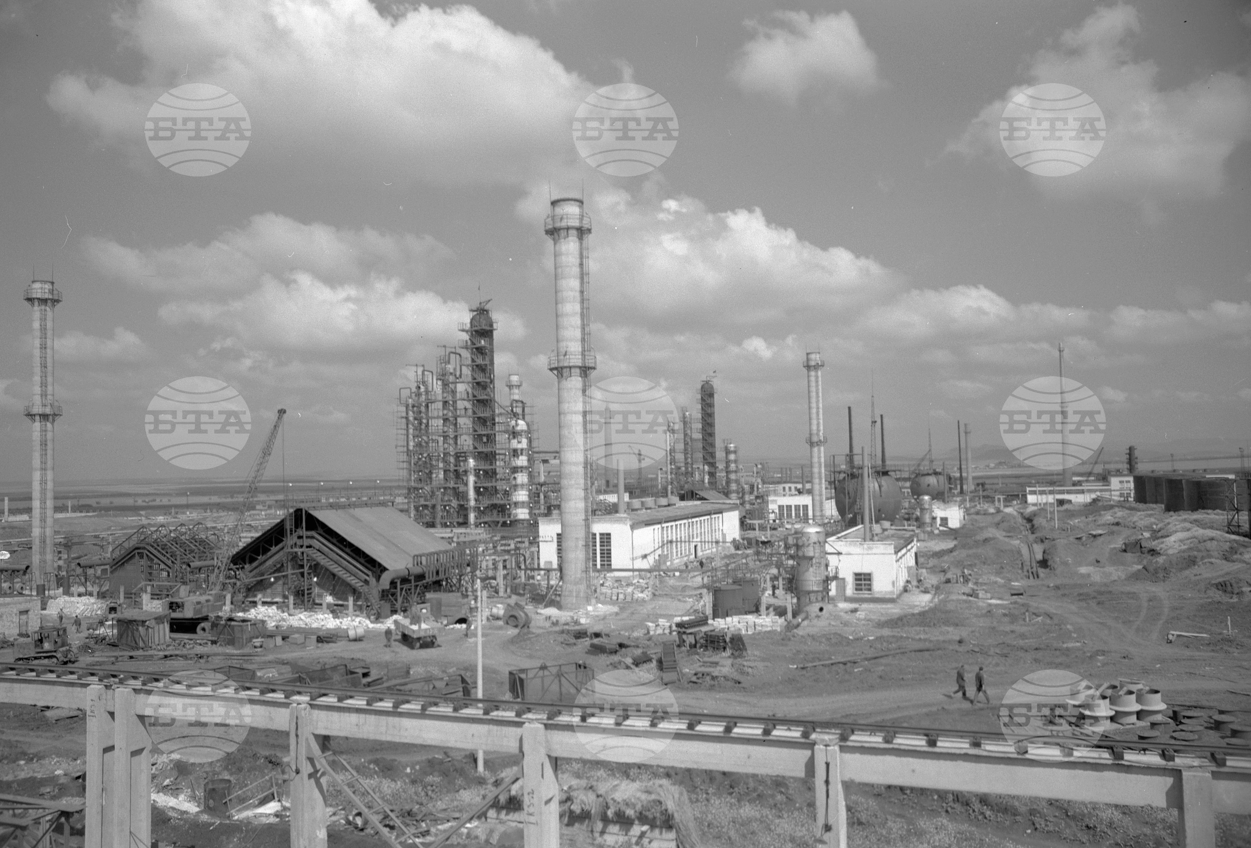 Нефтопреработвателен завод край Бургас - част 2