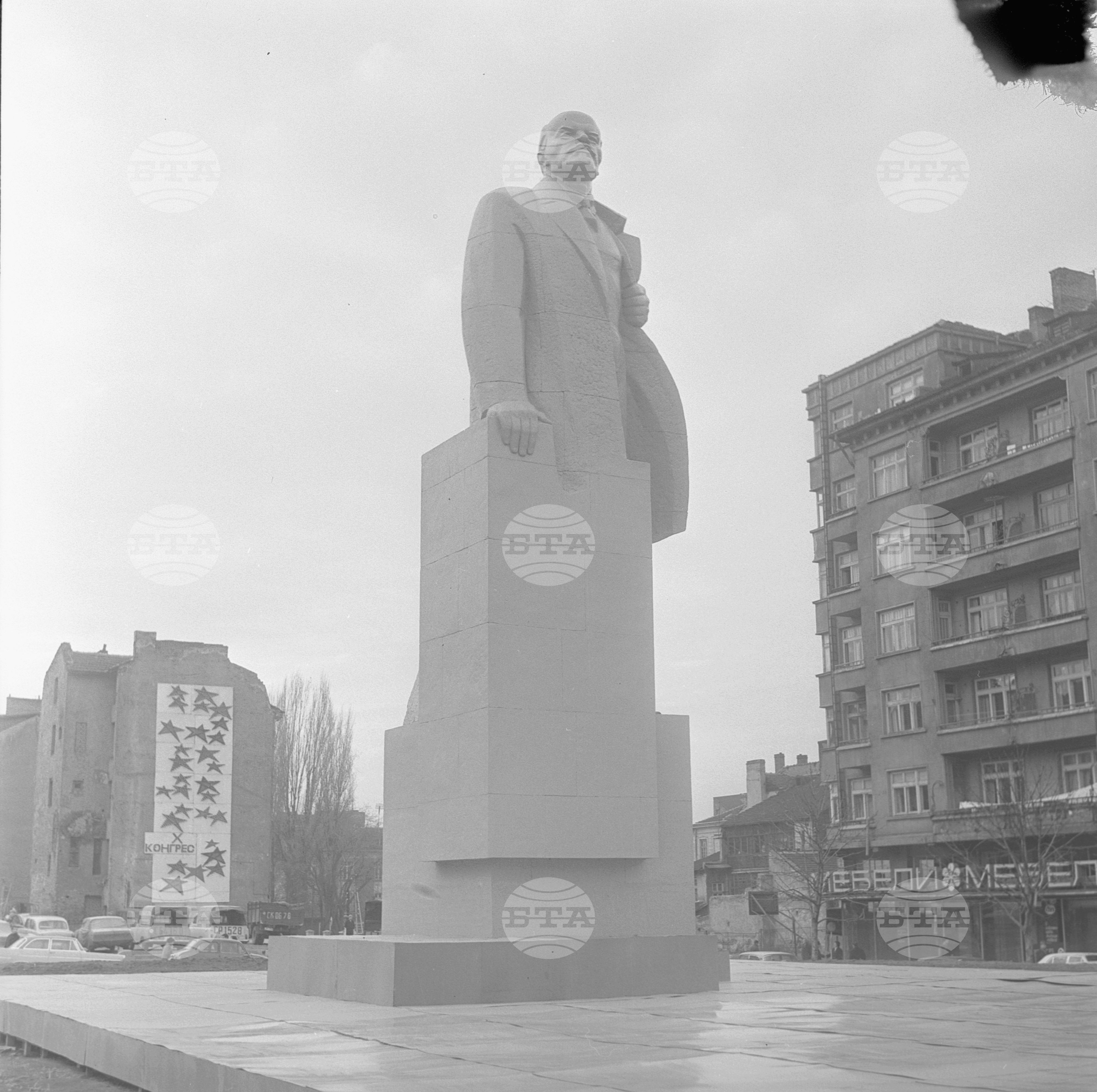 Макет на паметника на В.И. Ленин в центъра на София