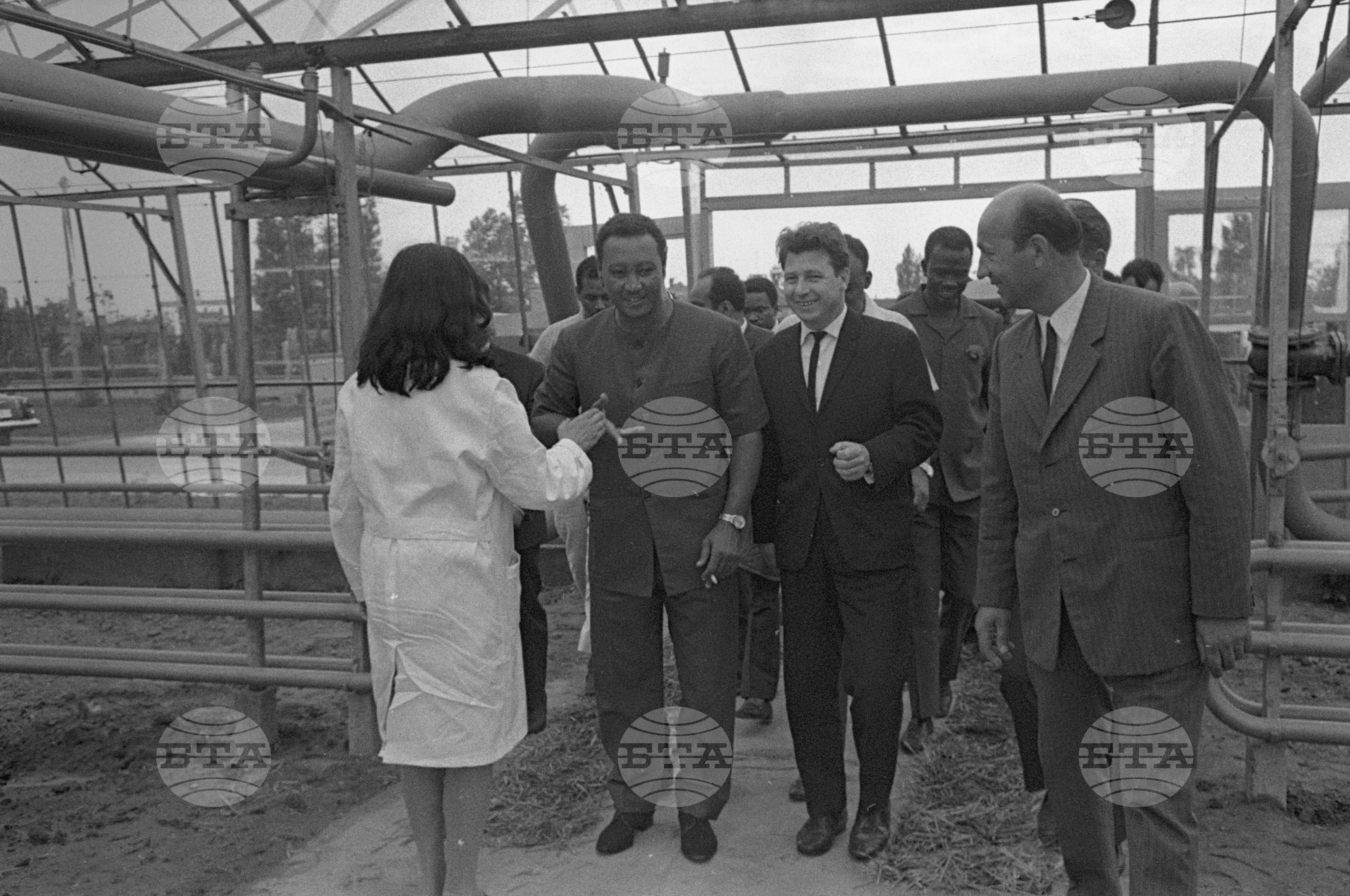 Генерал-майор Джафаар Мохамед Нимейри на посещение в България - част 4