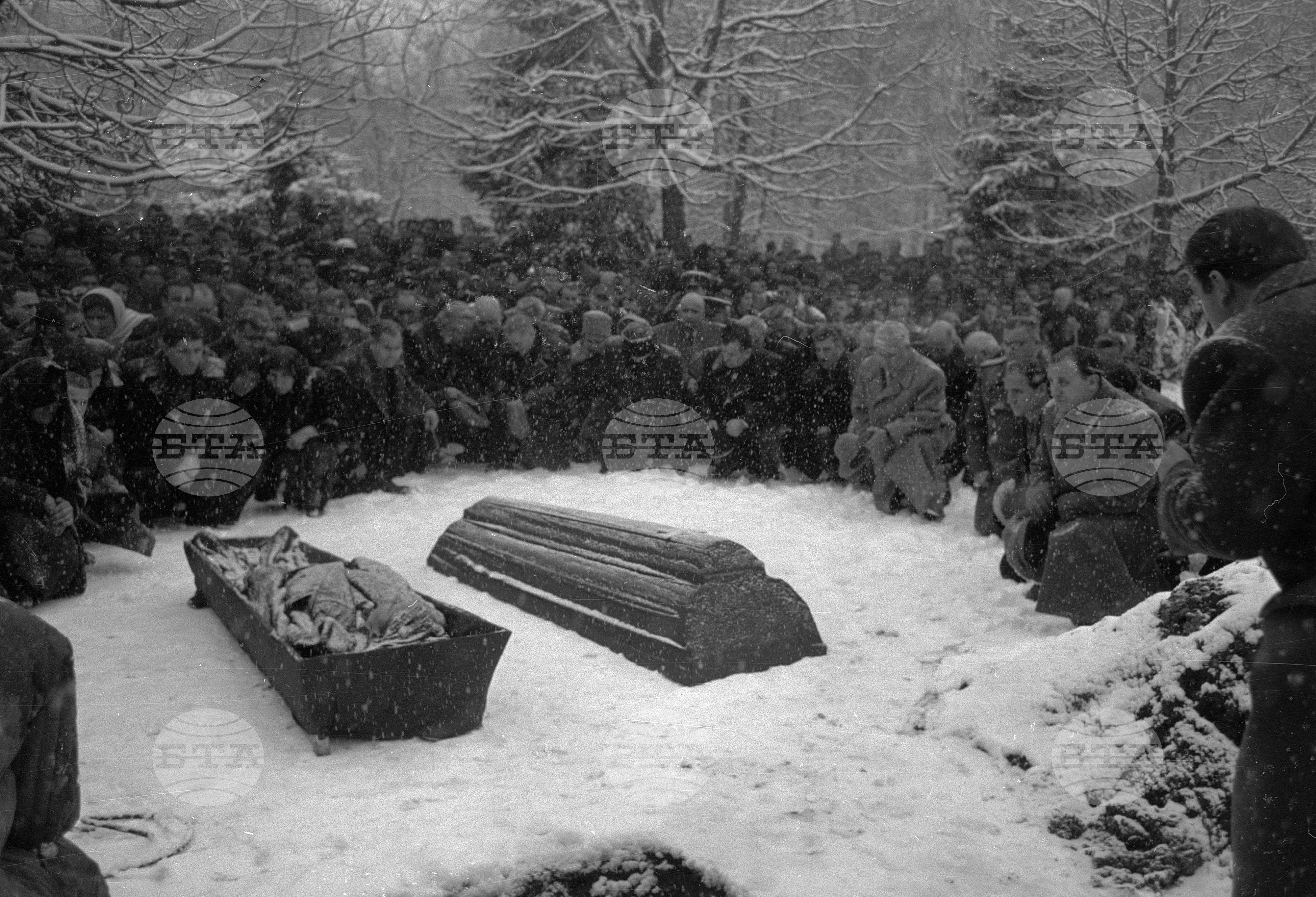 Тържественото погребение на Александър Миленов в Димитрово