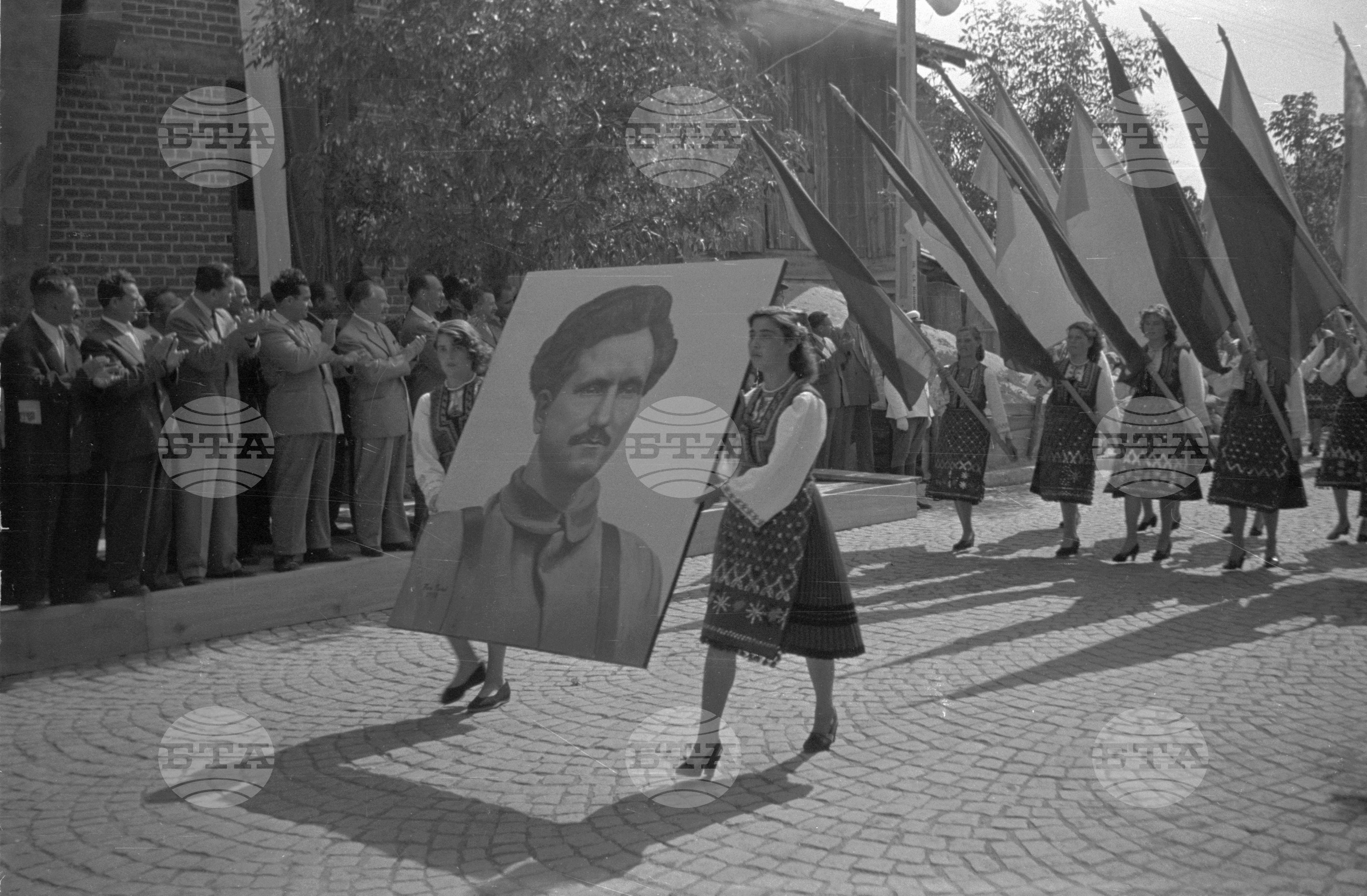 Величествен митинг в Разлог по случай 35 годишнината на Септемврийското въстание през 1923 година