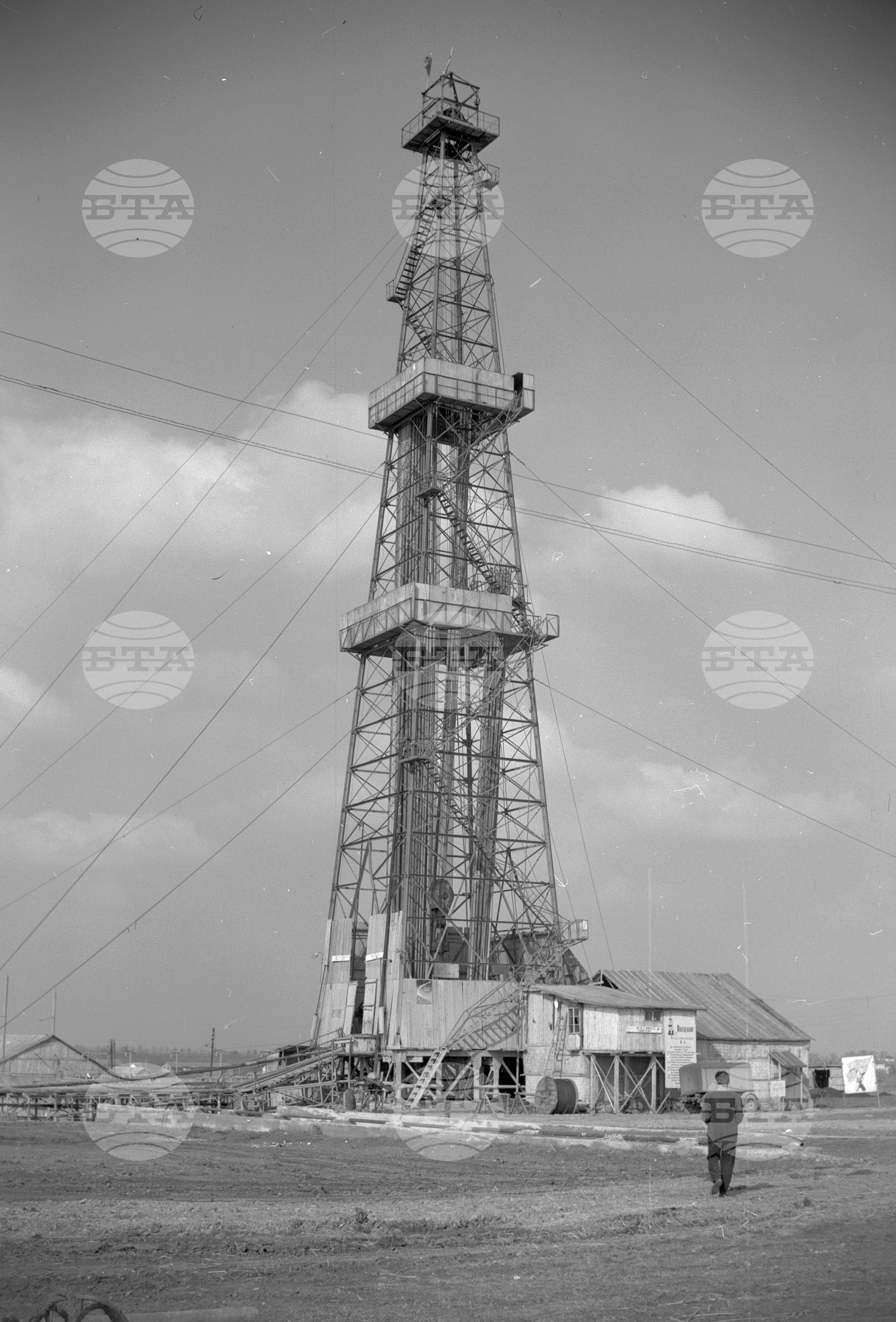 Сондажна апаратура "R-5" село Долни Дъбник