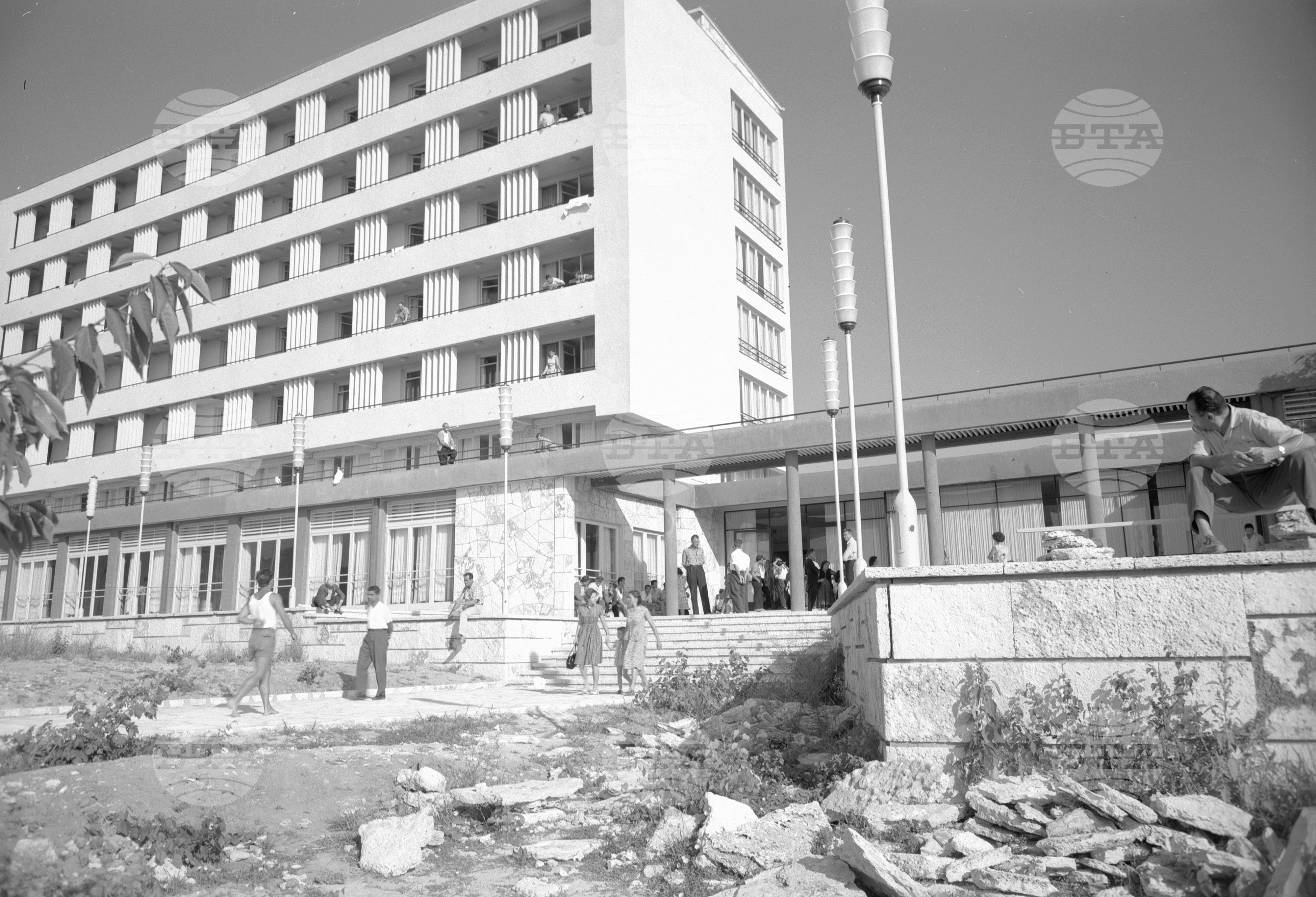 Почивният дом на трудещите се селяни в международния курорт "Златните пясъци" край град Варна