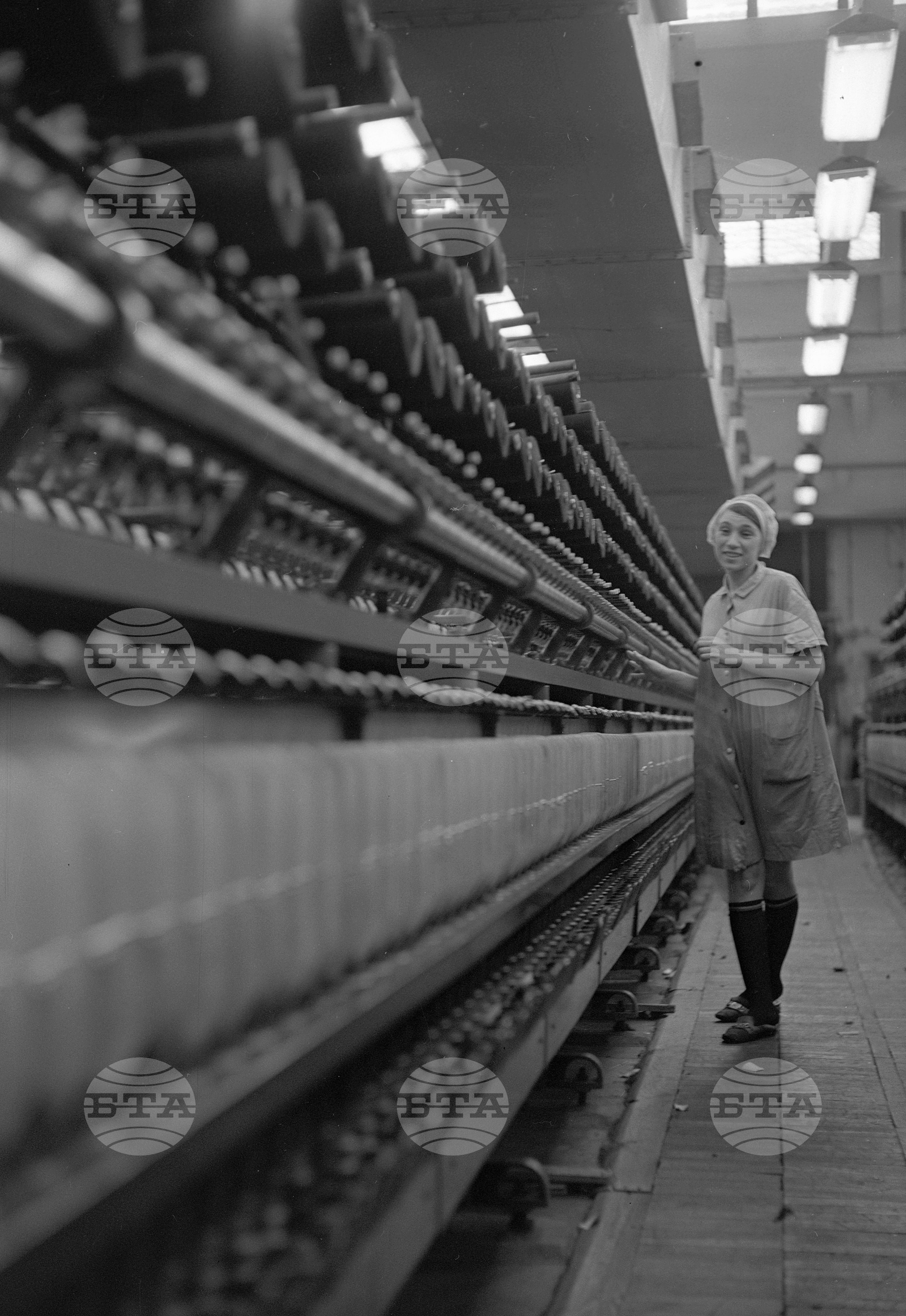 ДВТК (Държавен вълнено-текстилен комбинат) "Начо Иванов" - гара Искър - София