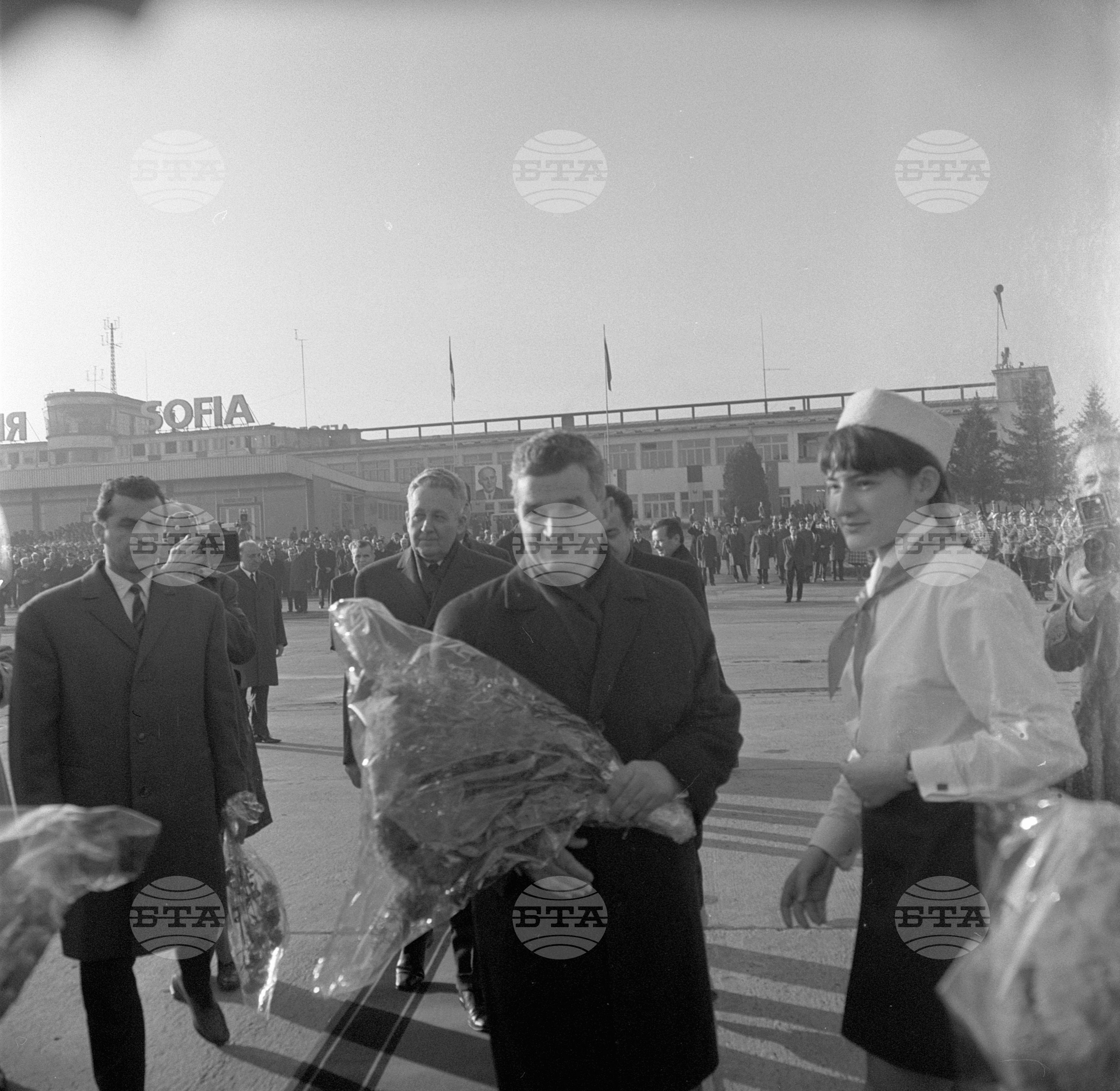 Посещение на румънската партийно-правителствена делегация начело с Николае Чаушеску - част 4