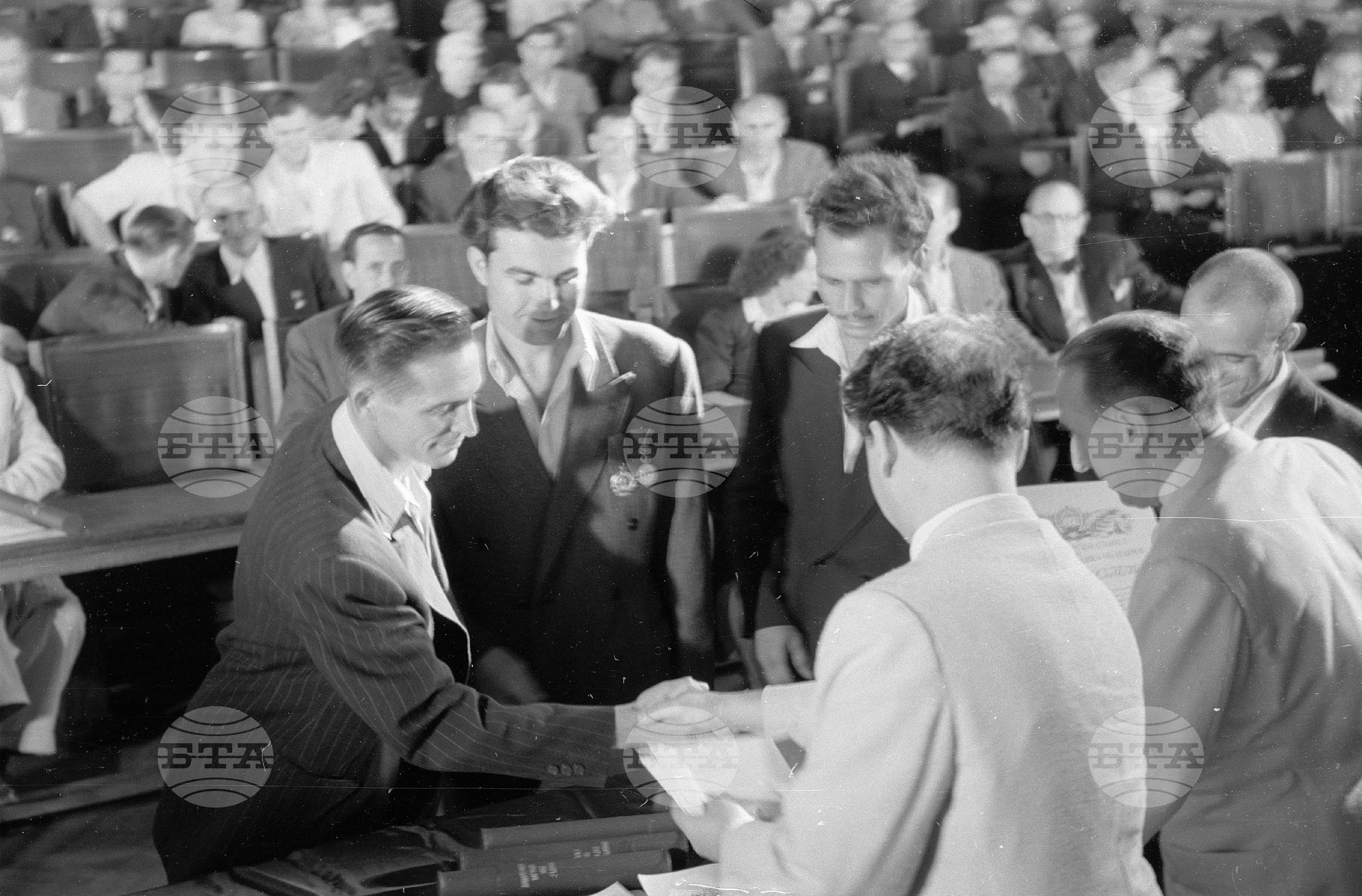 Връчване на Димитровски награди на лауреатите за 1951 година