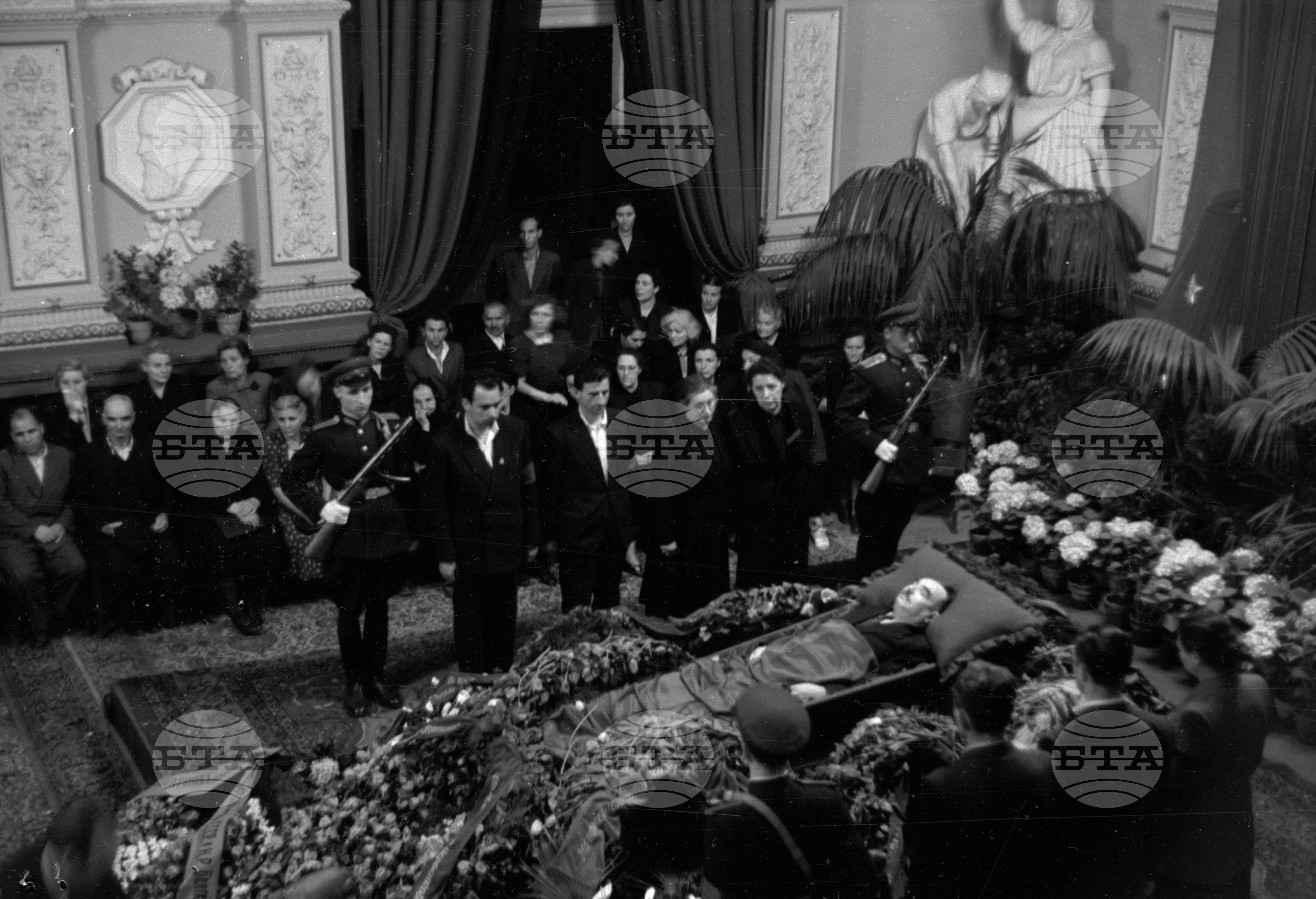Погребение на подпредседателя на Министерски съвет и член на Политбюро на ЦК на БКП Владимир Поптомов