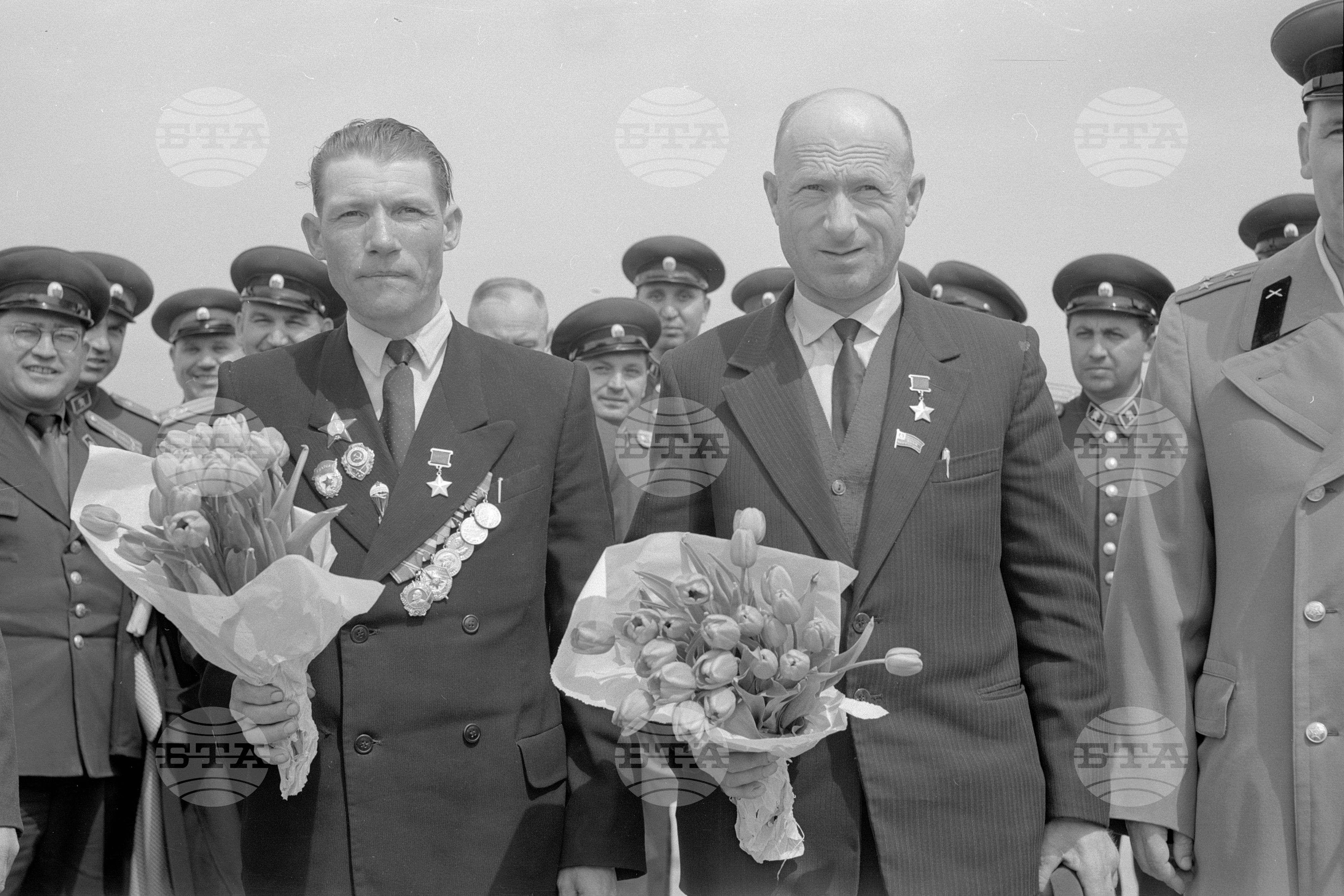 В столицата пристигнаха героите на Съветския съюз - Михаил Егоров и Мелитон Кантария