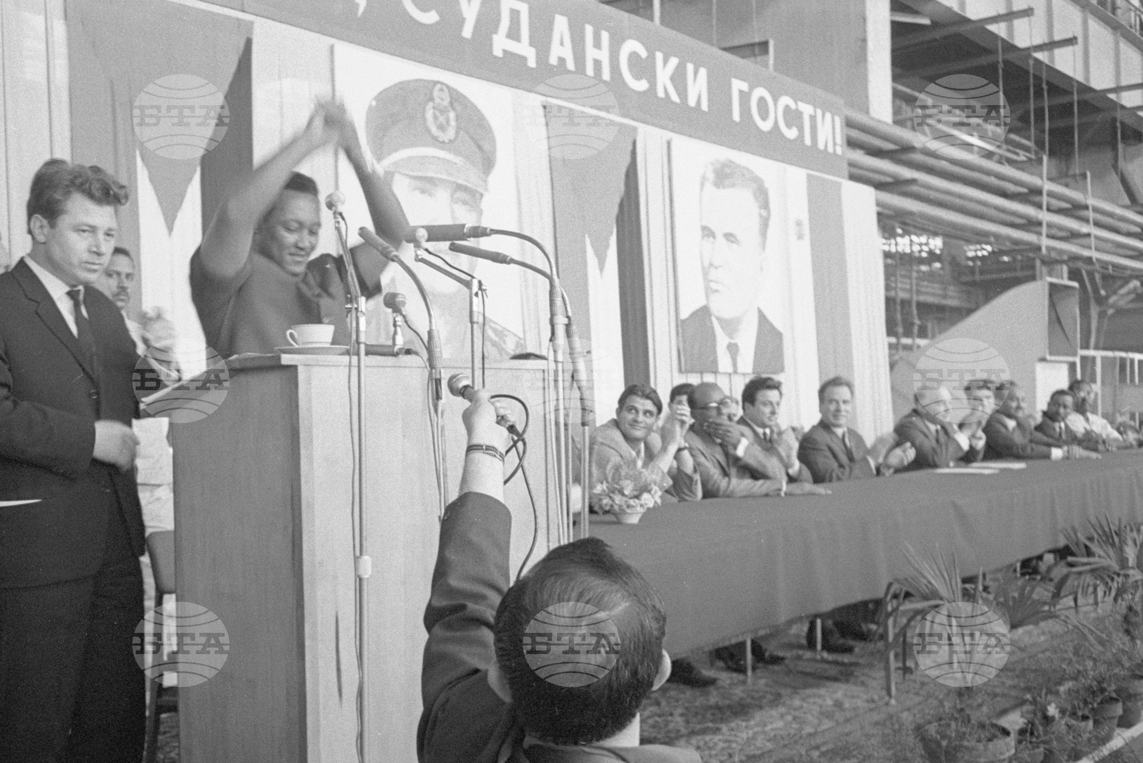 Генерал-майор Джафаар Мохамед Нимейри на посещение в България - част 2