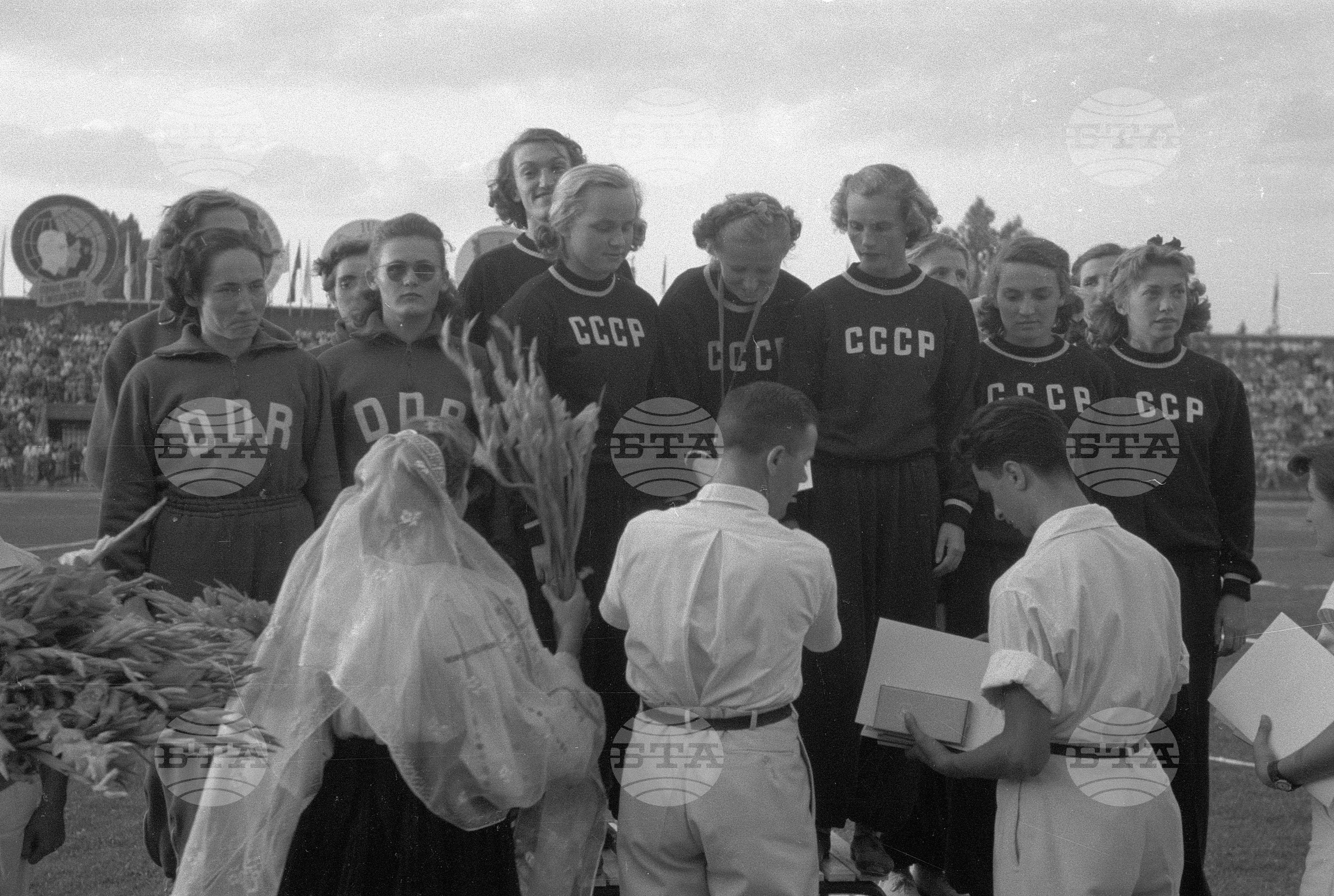 Четвърти световен фестивал на младежта и студентите за мир и дружба в Букурещ - част 7