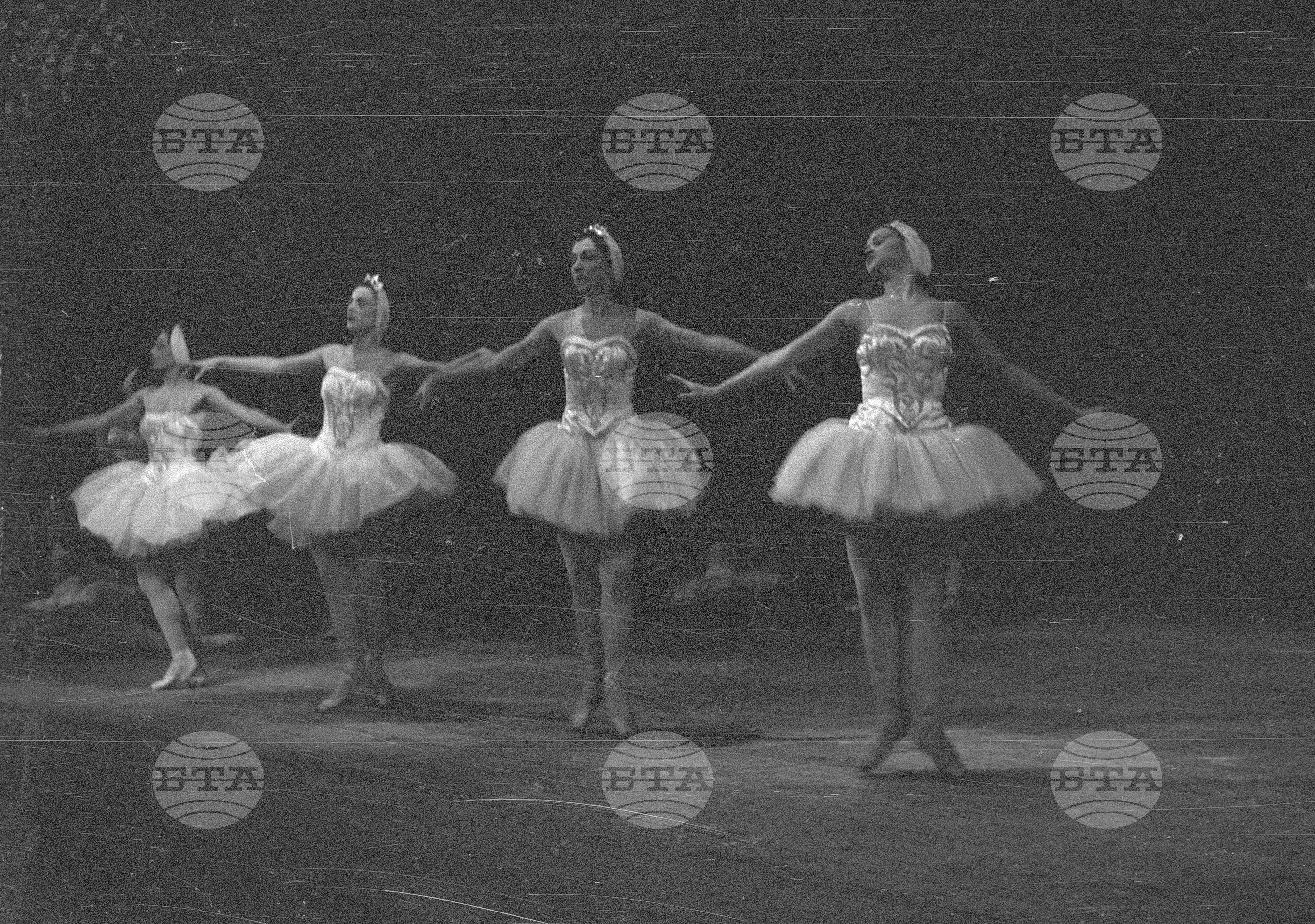 "Лебедово езеро" от Чайковски на сцената на народната опера - София