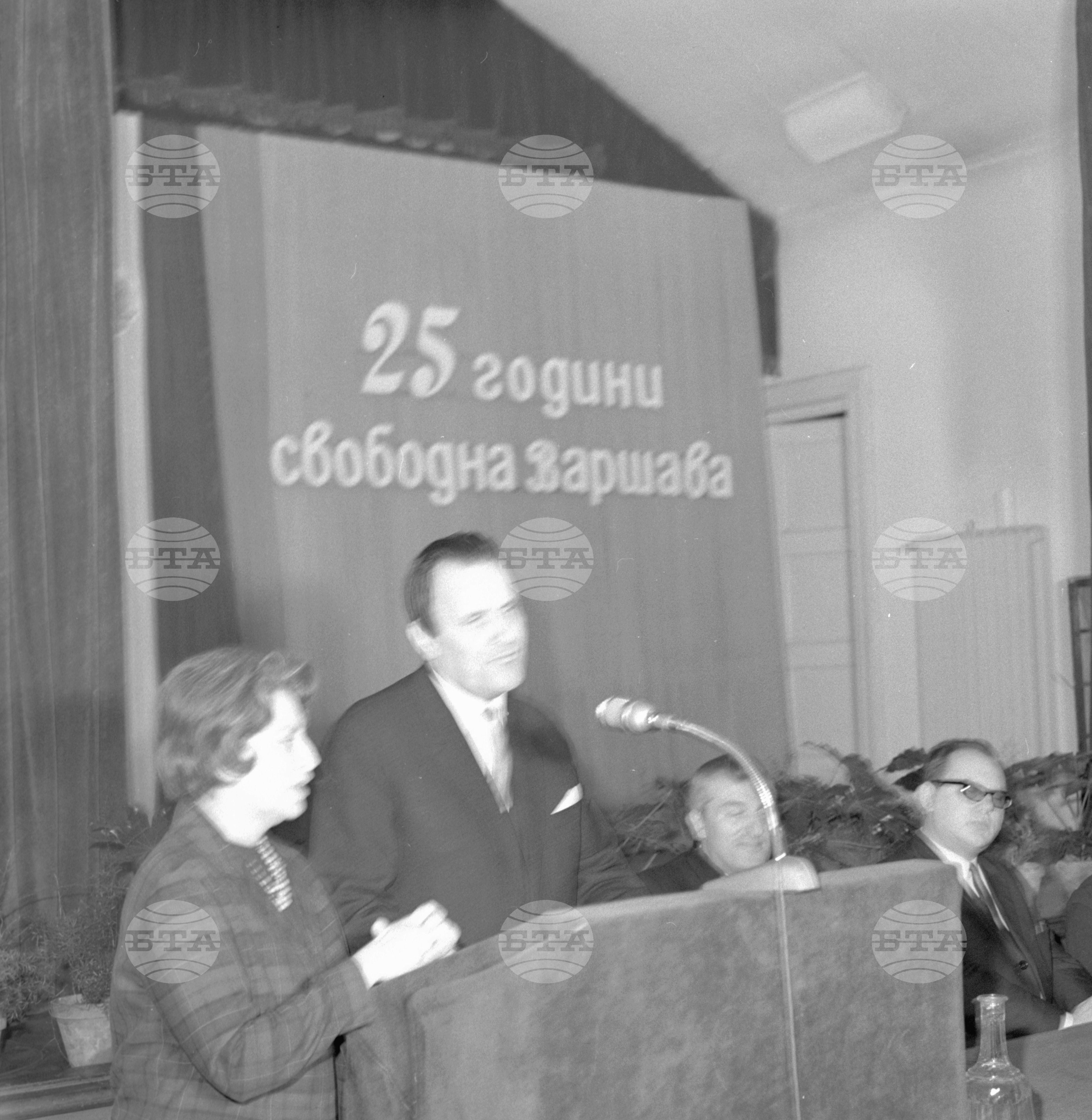 25 години свободна Варшава