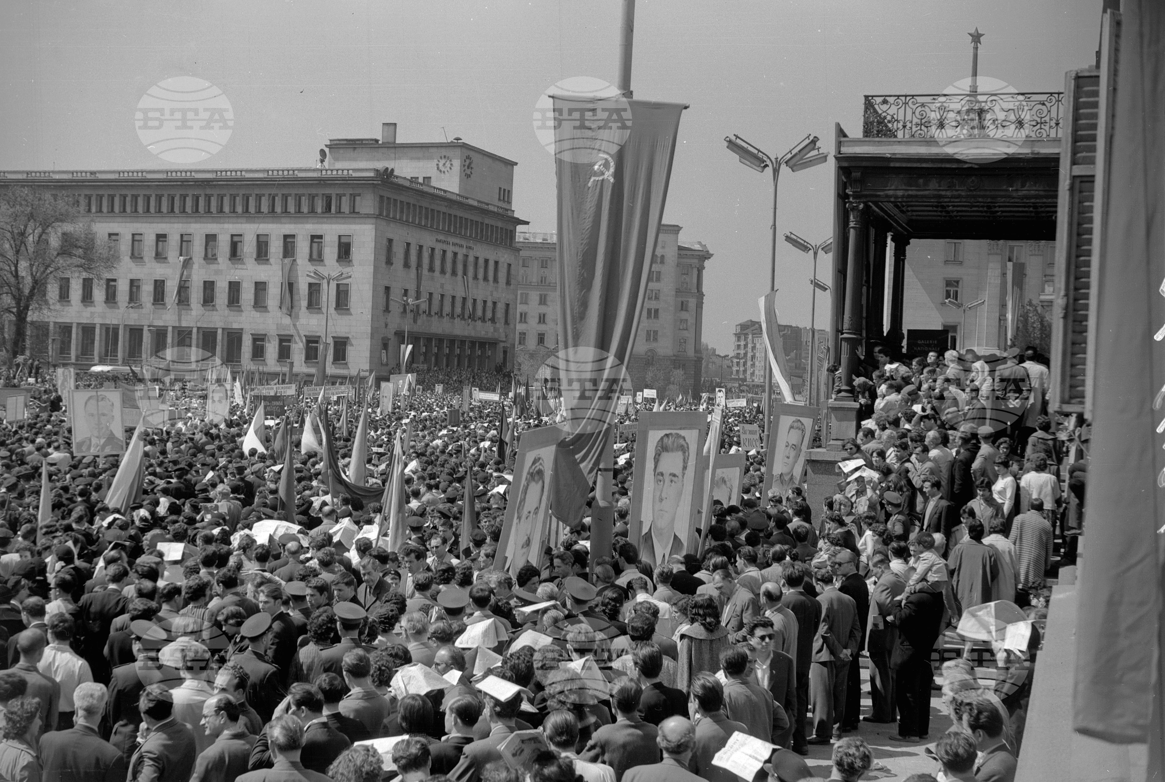 Митинг на трудещите се в София, в чест на първия в света космонавт Ю.А.Гагарин част 2