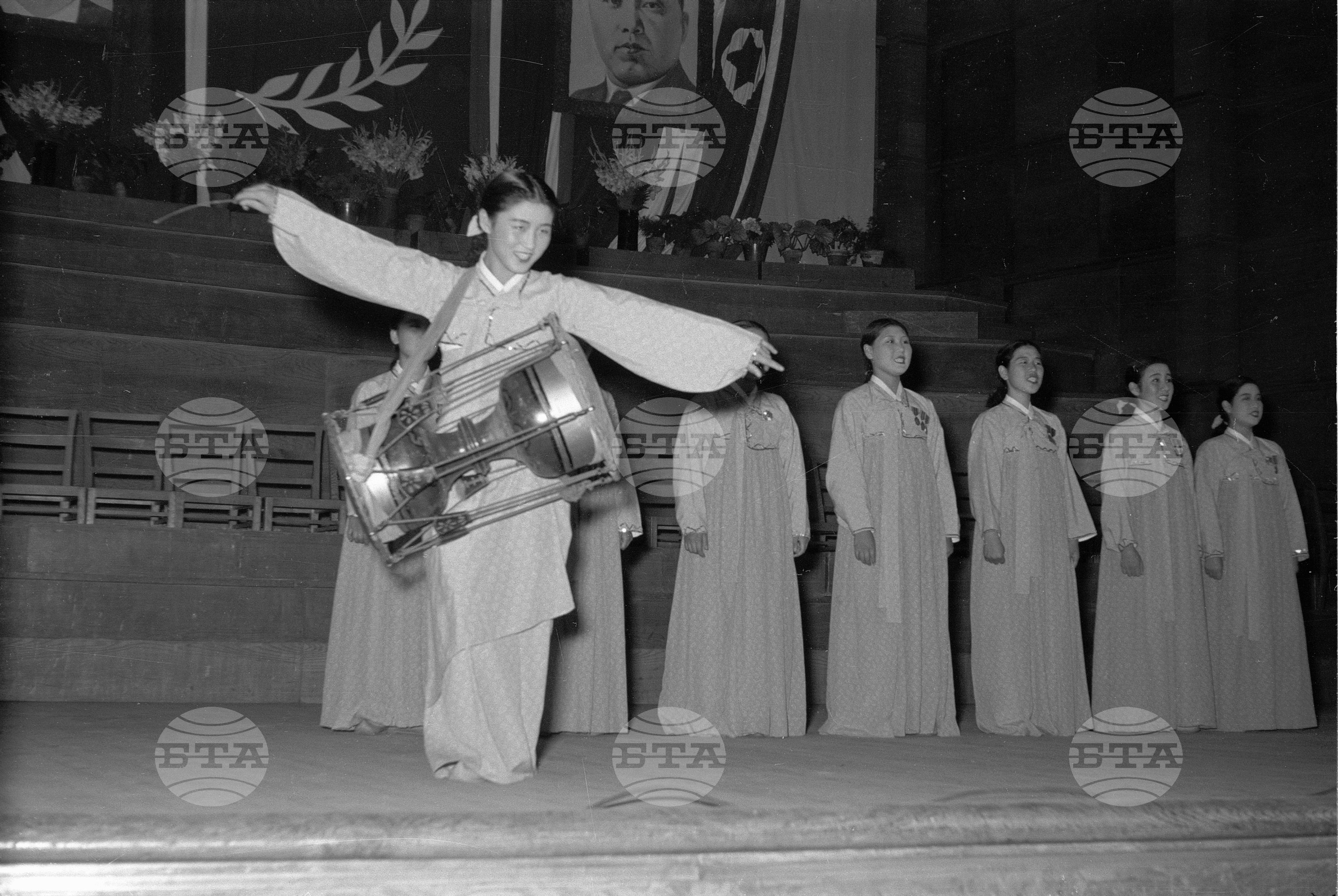 Ансамбъл за песни и танци при Корейската народна армия в България - 1953 година