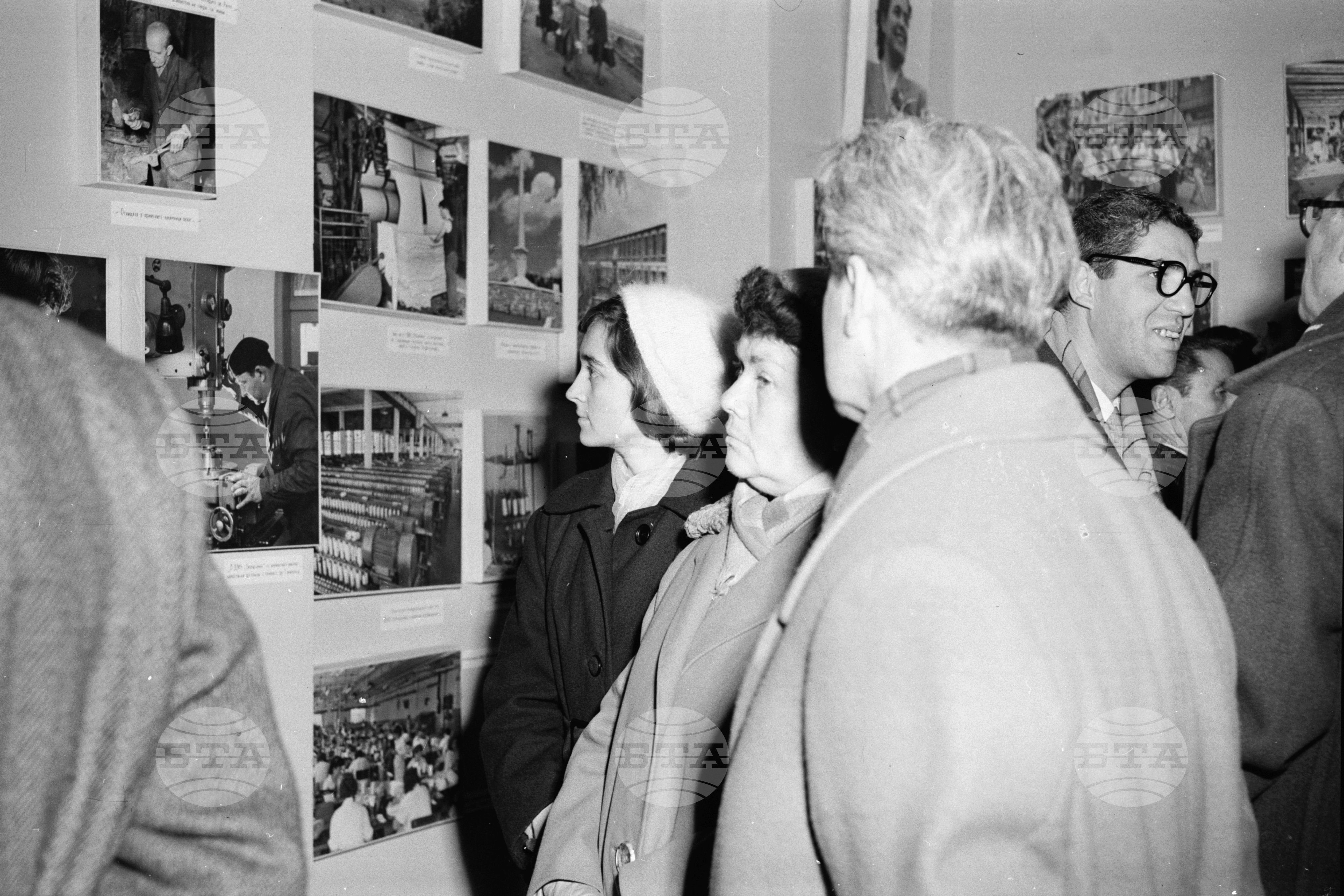 Откриване на юбилейна изложба на художника и фотограф Симеон Ненов