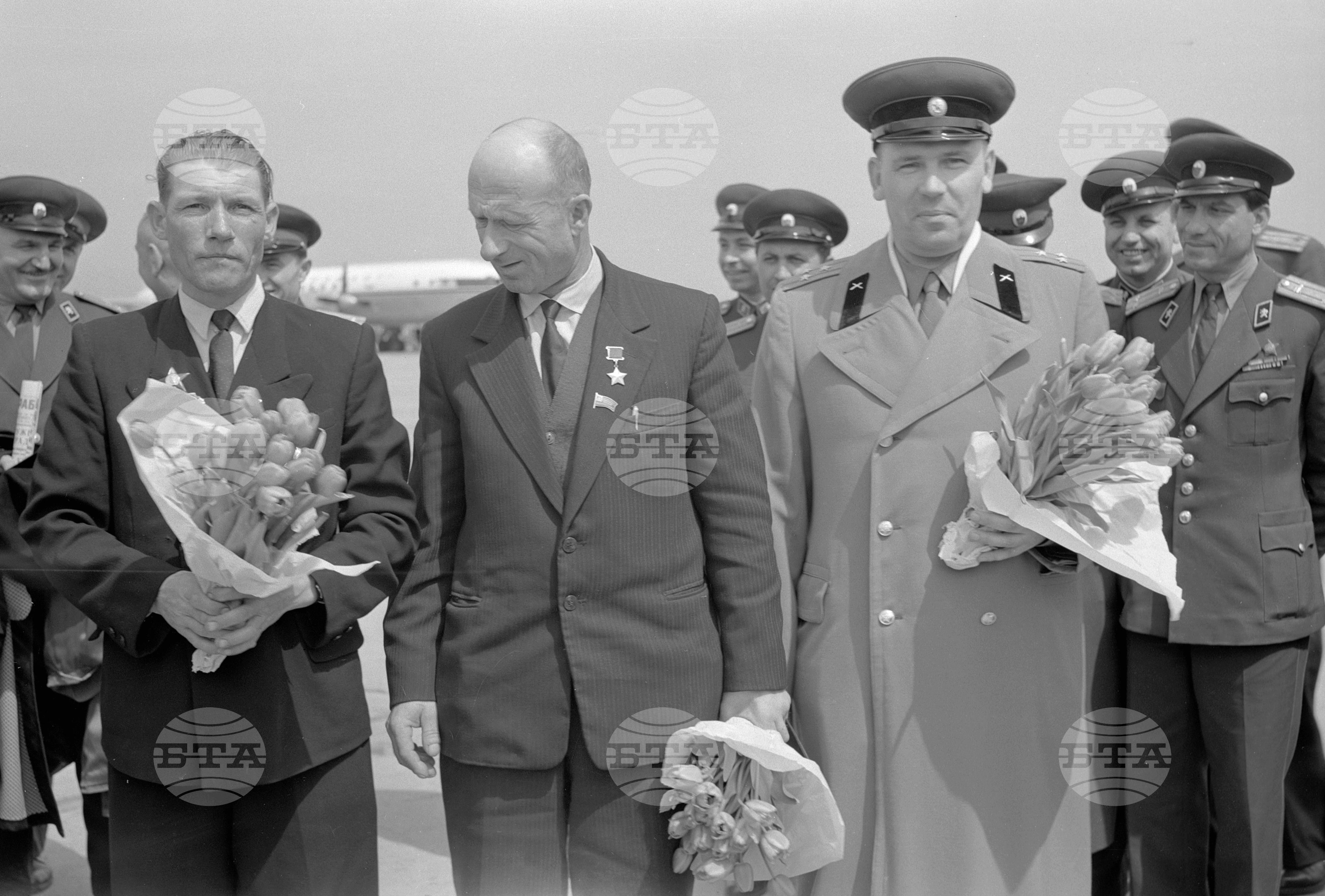 В столицата пристигнаха героите на Съветския съюз - Михаил Егоров и Мелитон Кантария