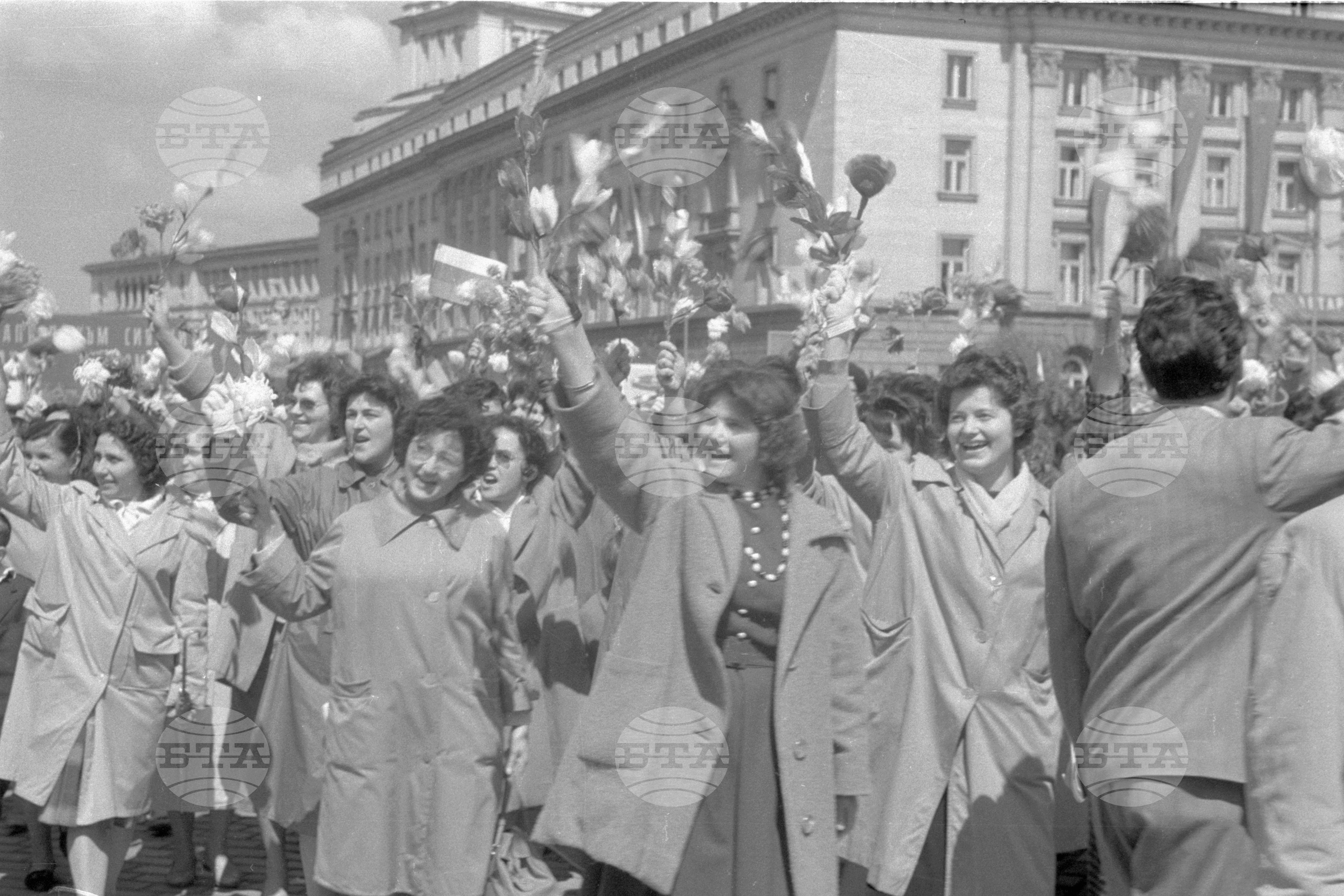 Първомайска манифестация в столицата 1962г. част 4