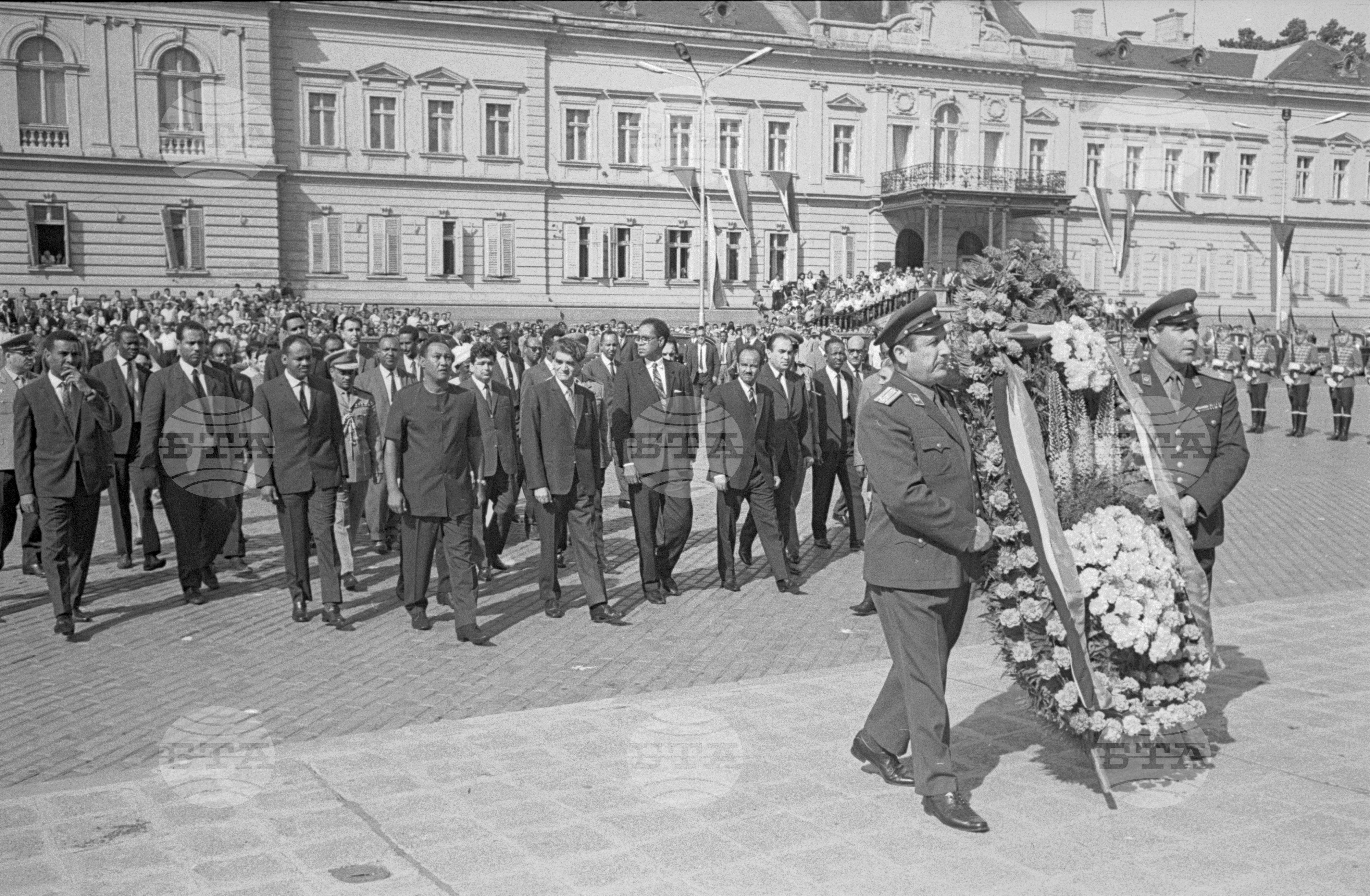 Генерал-майор Джафаар Мохамед Нимейри на посещение в България - част 1