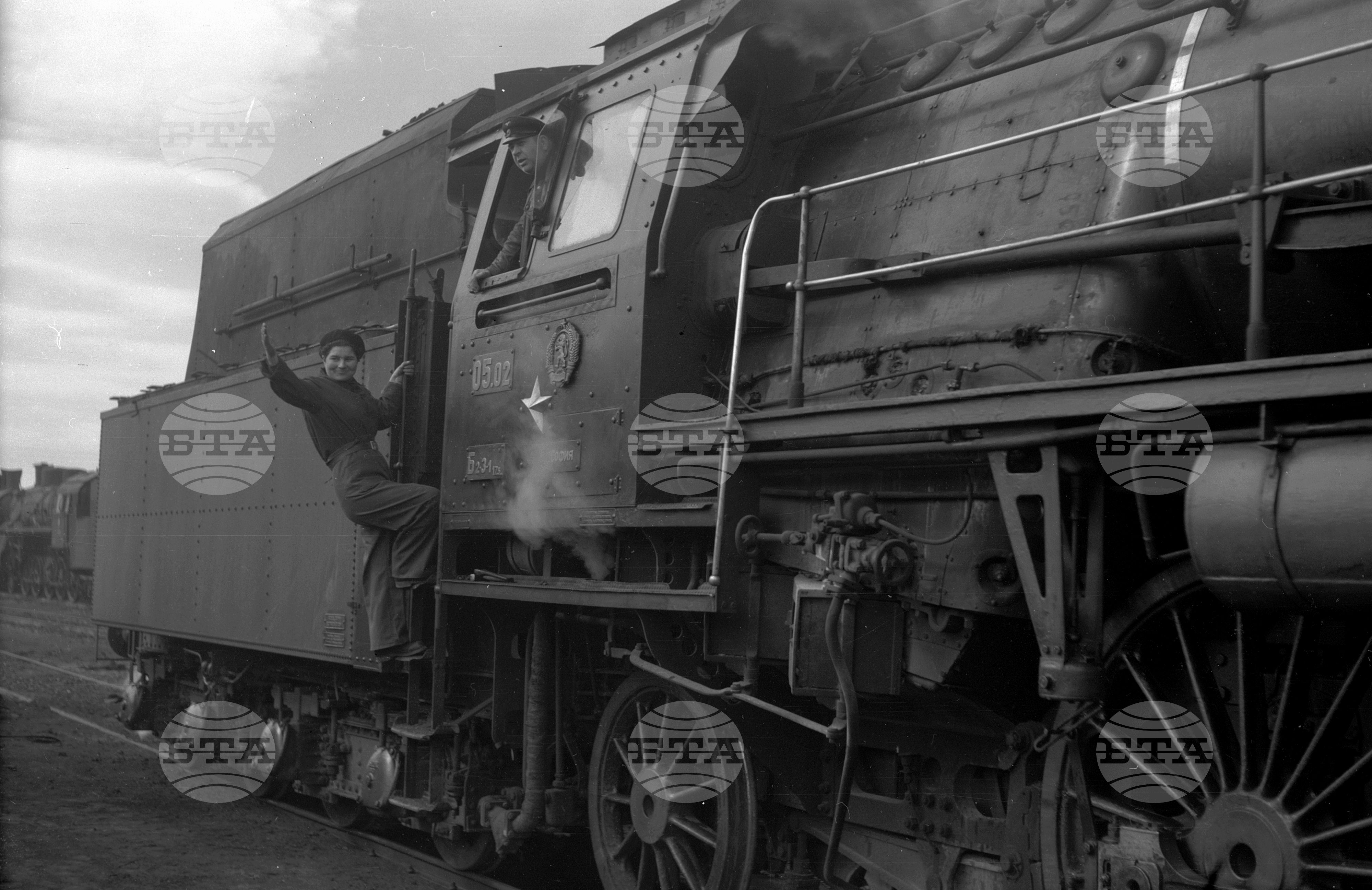 Първата жена локомотивен машинист у нас - 1953 година