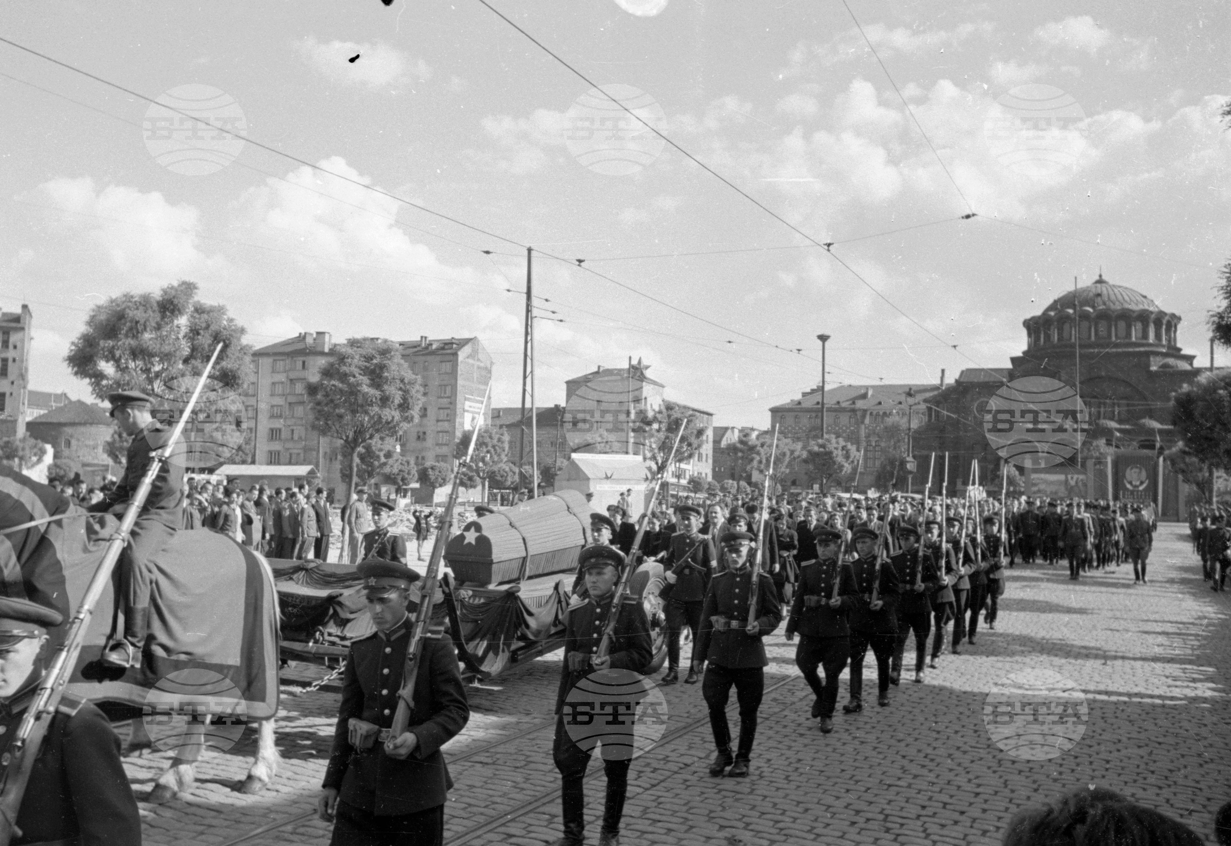Погребение на подпредседателя на Министерски съвет и член на Политбюро на ЦК на БКП Владимир Поптомов
