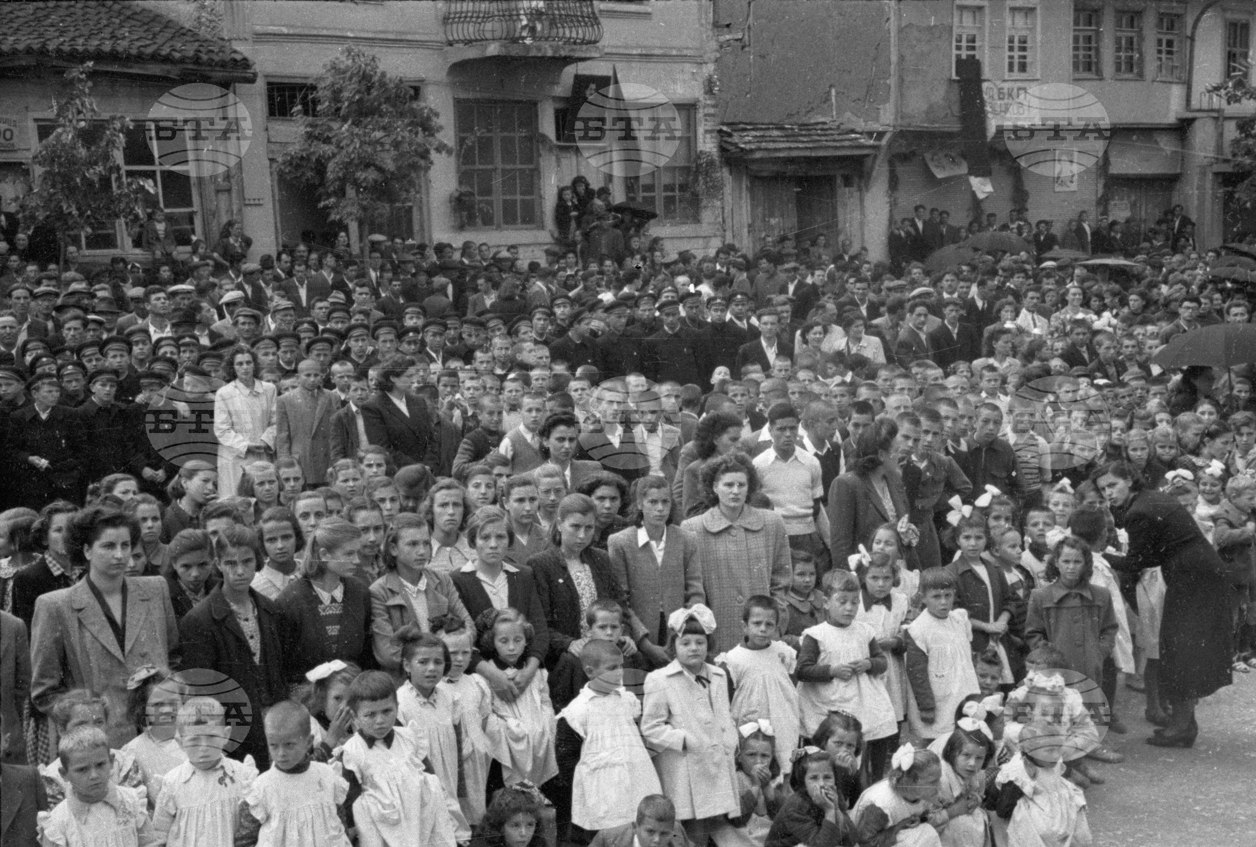 Тържествата по случай 75-тата годишнина от Априлското въстание в Перущица, 1951