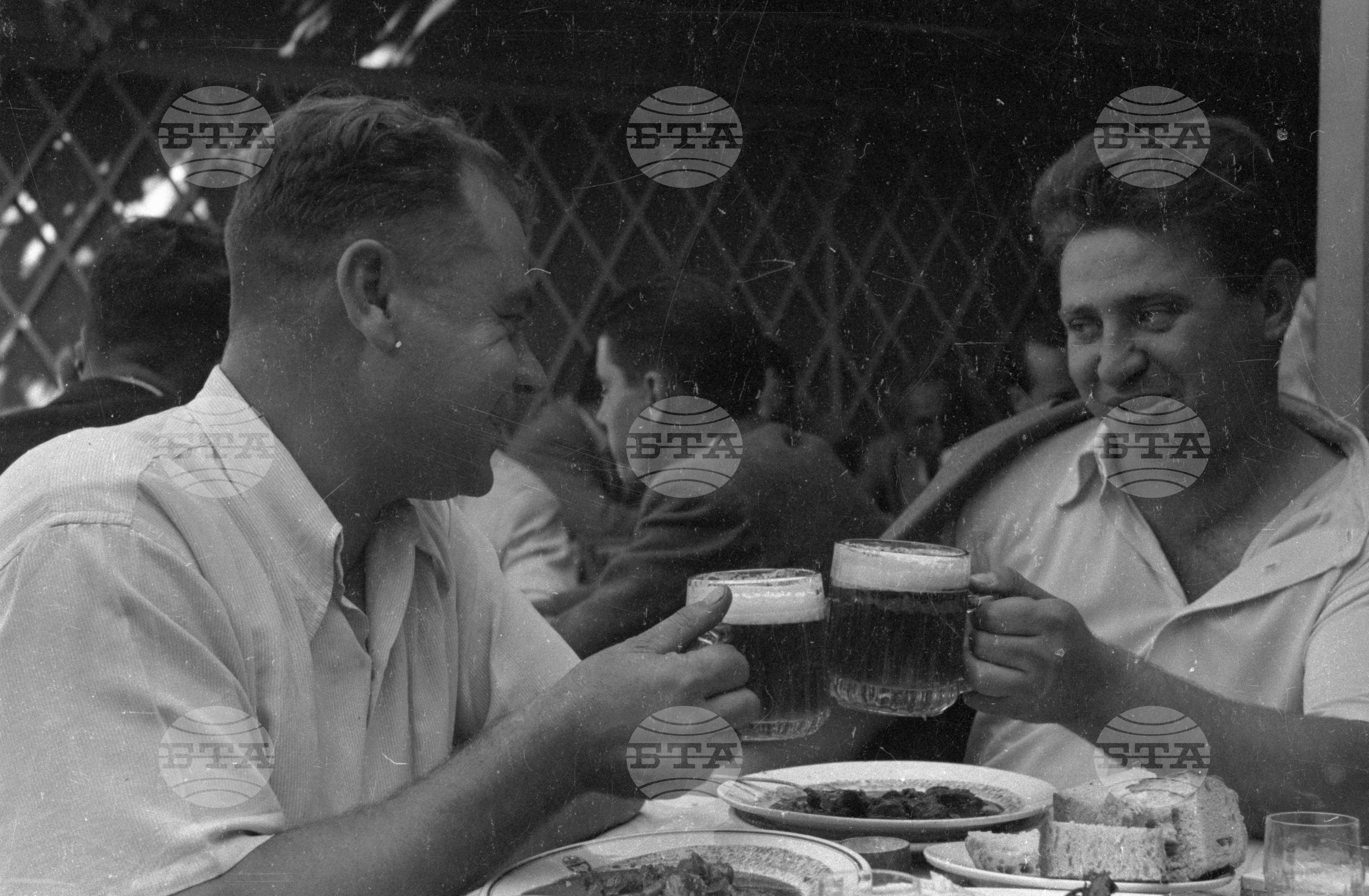 Септемврийски вечери, 1951